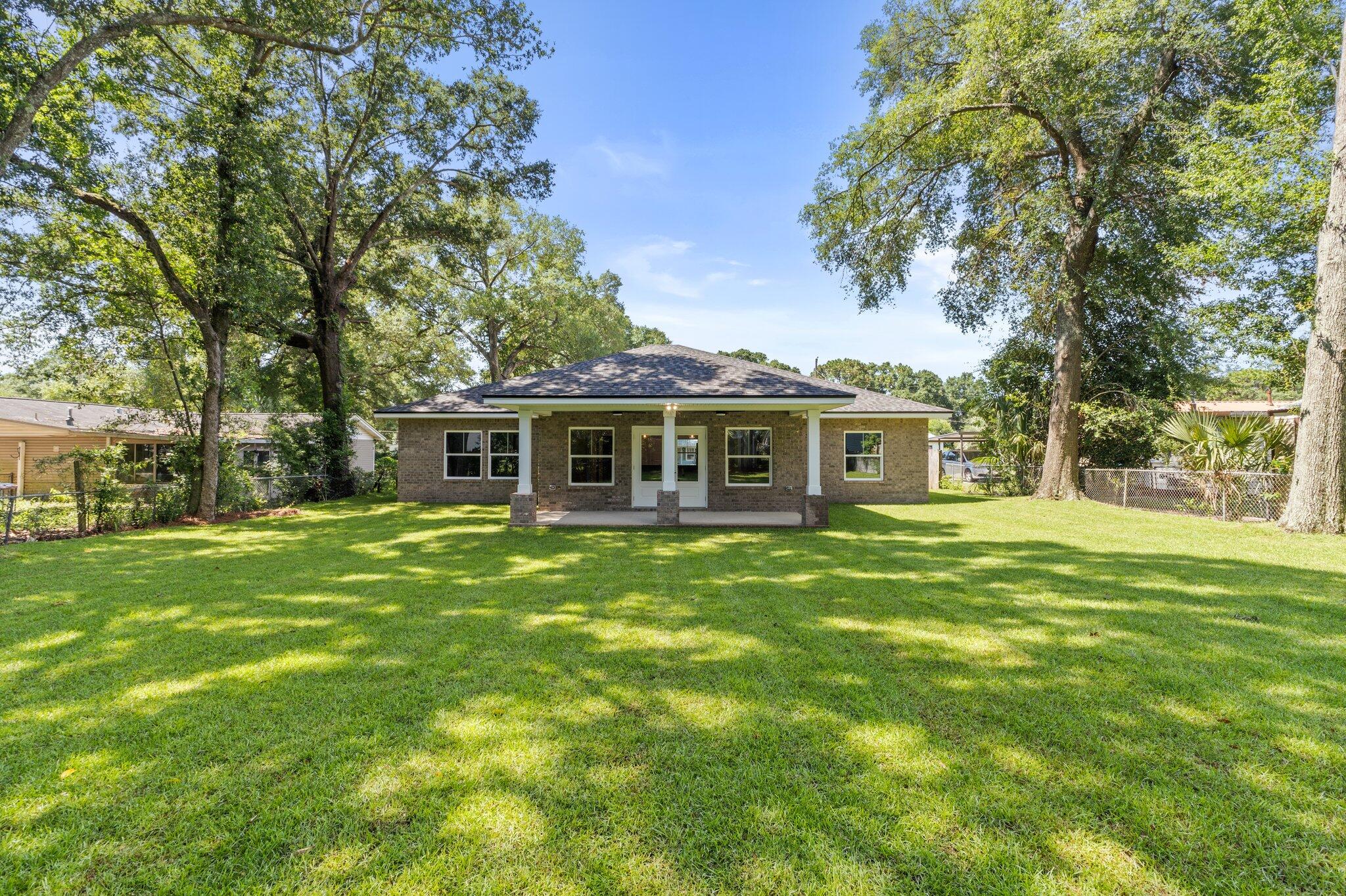 RE S/D RACE TRACK RD S/D LOT 17 BLK F - Residential