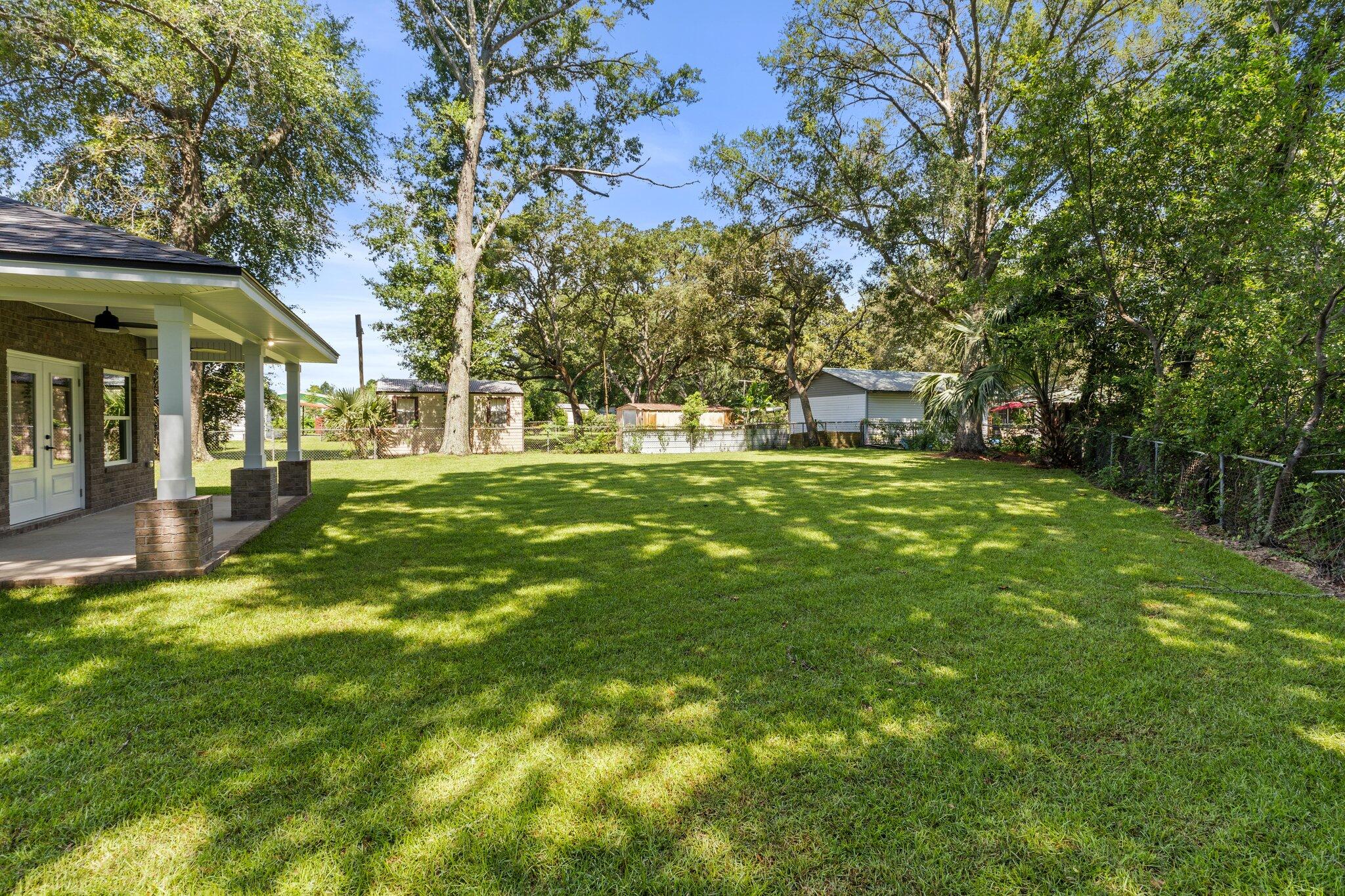 RE S/D RACE TRACK RD S/D LOT 17 BLK F - Residential