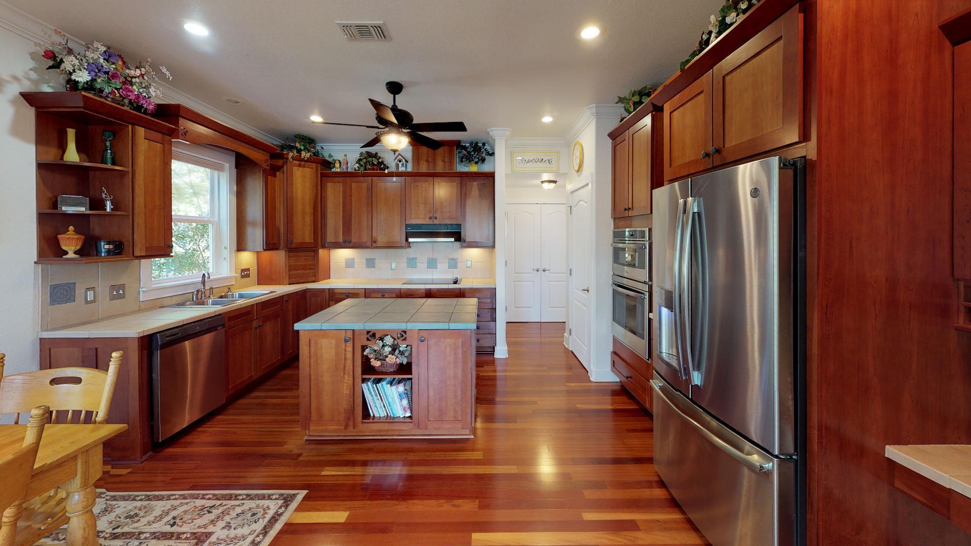 DANA POINTE - Residential