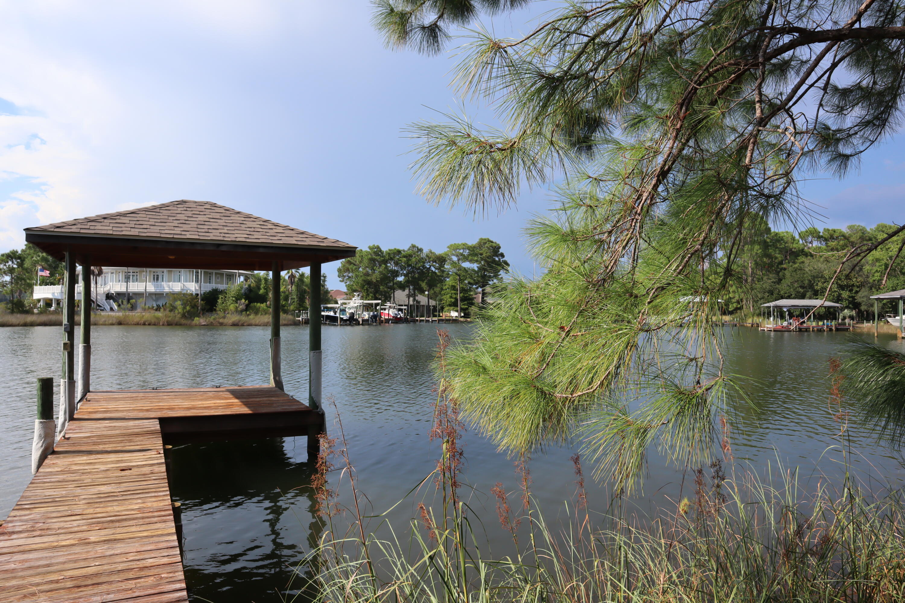 DANA POINTE - Residential