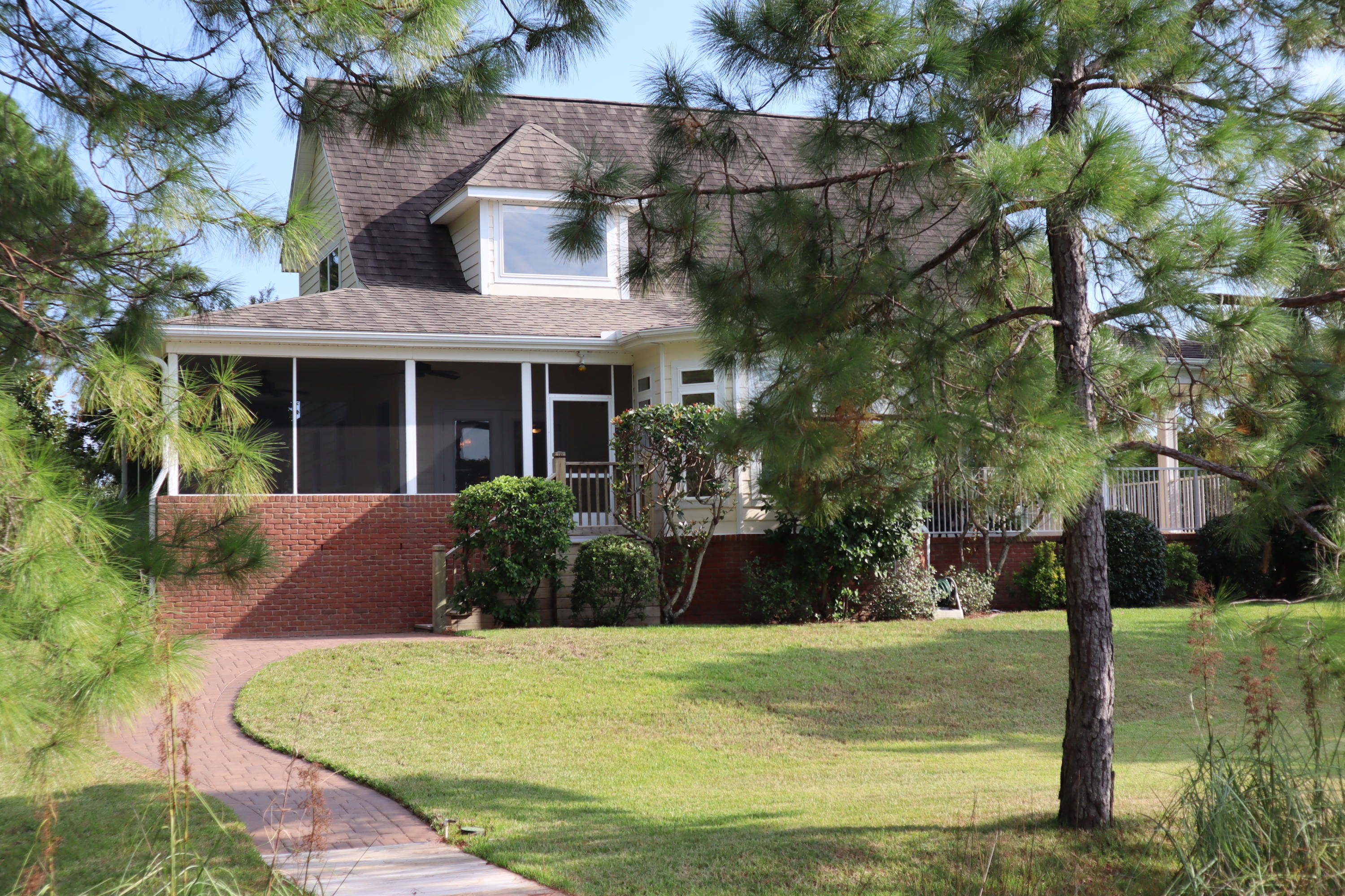 DANA POINTE - Residential