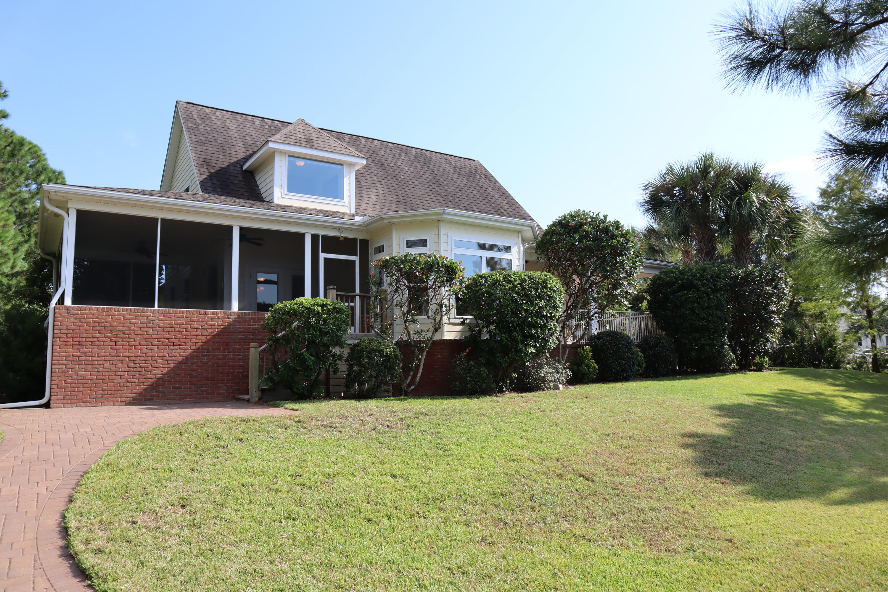 DANA POINTE - Residential