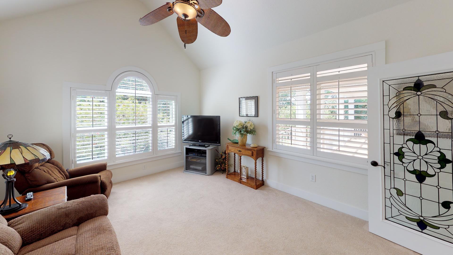 DANA POINTE - Residential