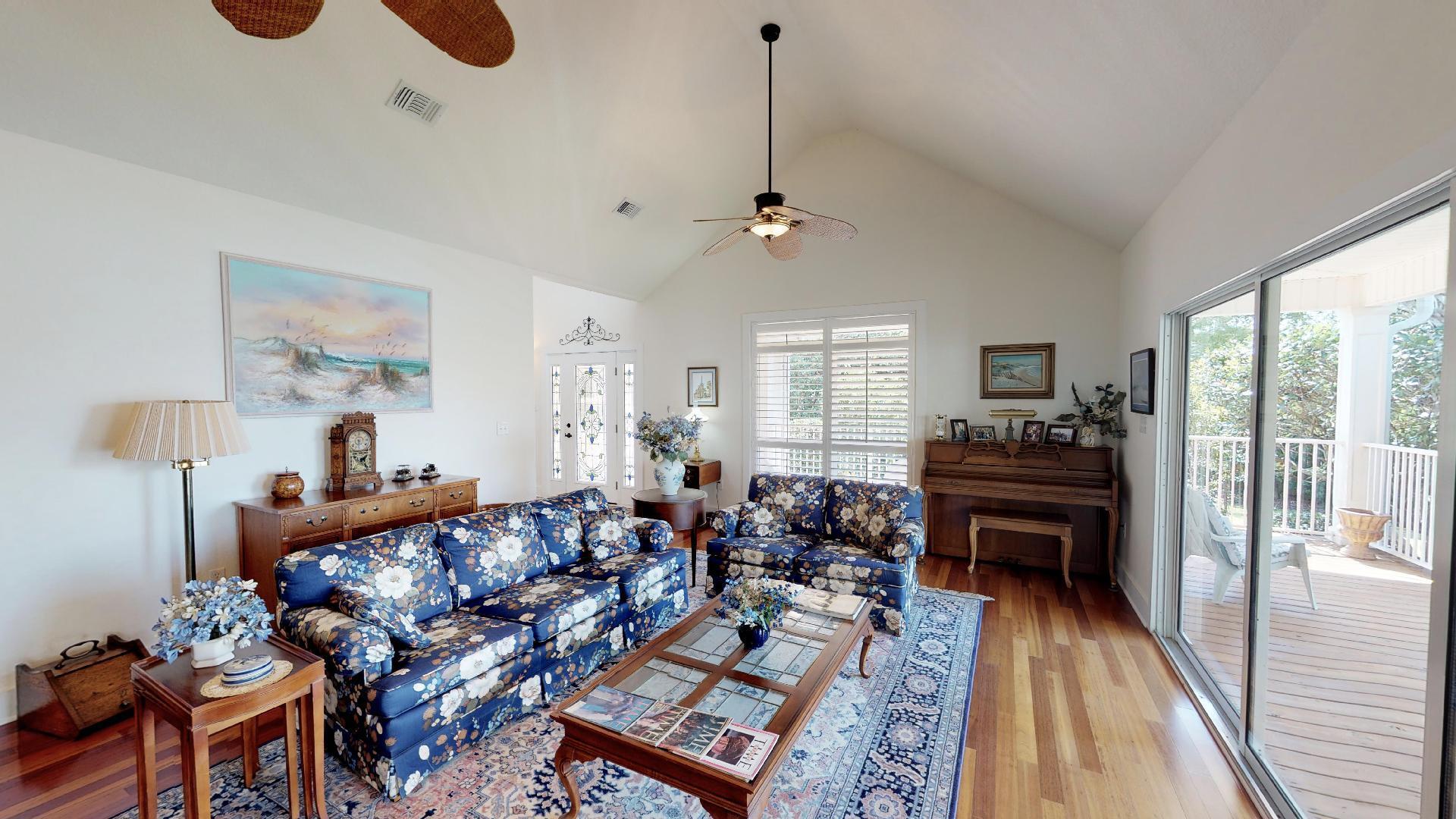 DANA POINTE - Residential