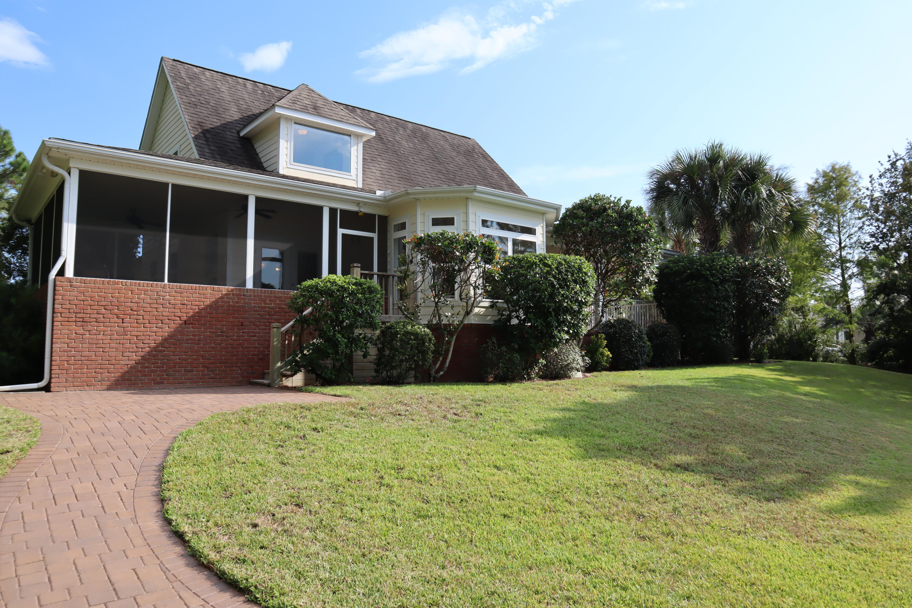 DANA POINTE - Residential