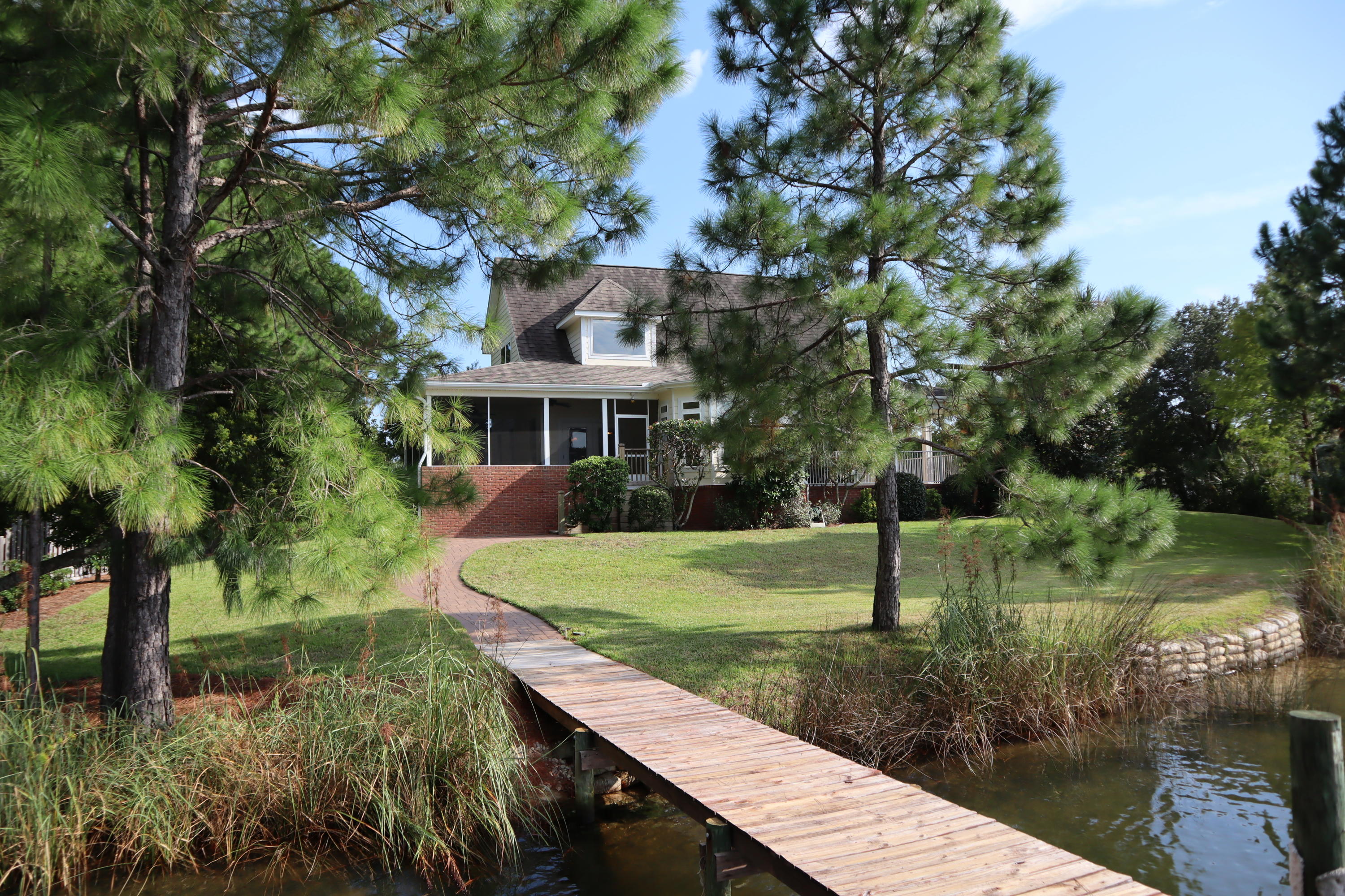 DANA POINTE - Residential