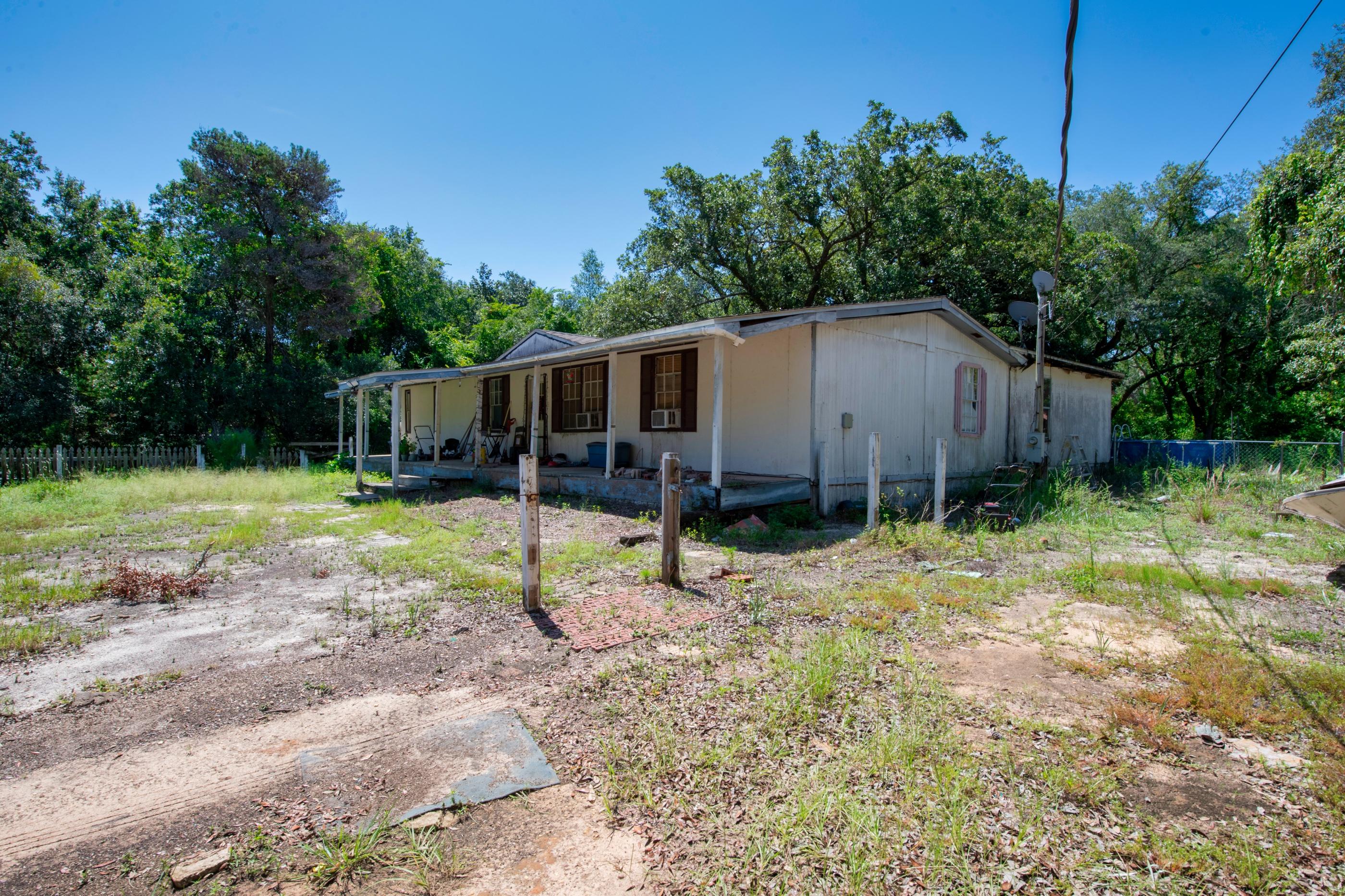 WOODLAWN BEACH - Residential