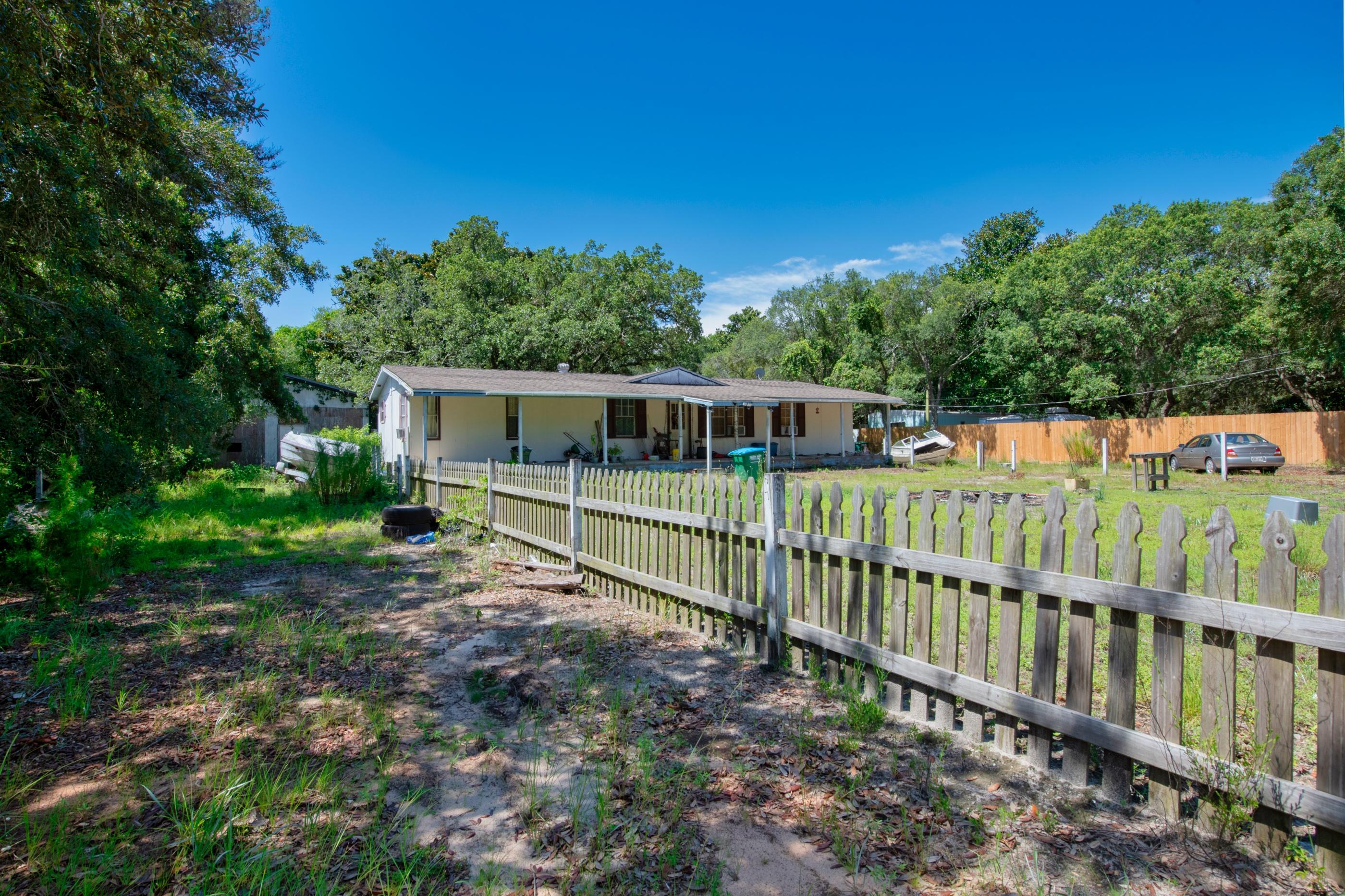 WOODLAWN BEACH - Residential