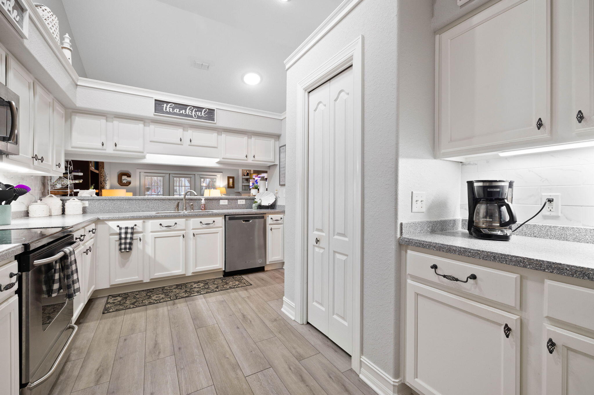 DIAMOND LAKES - Residential