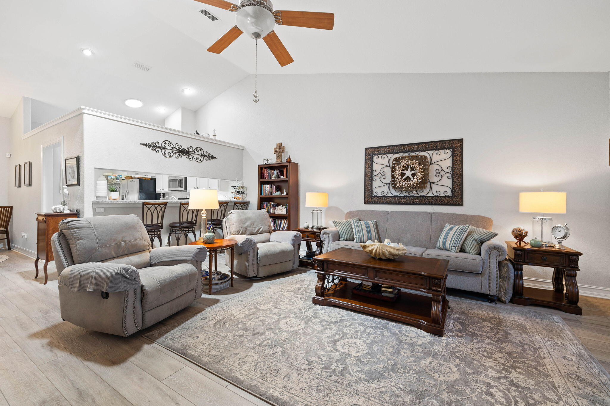 DIAMOND LAKES - Residential