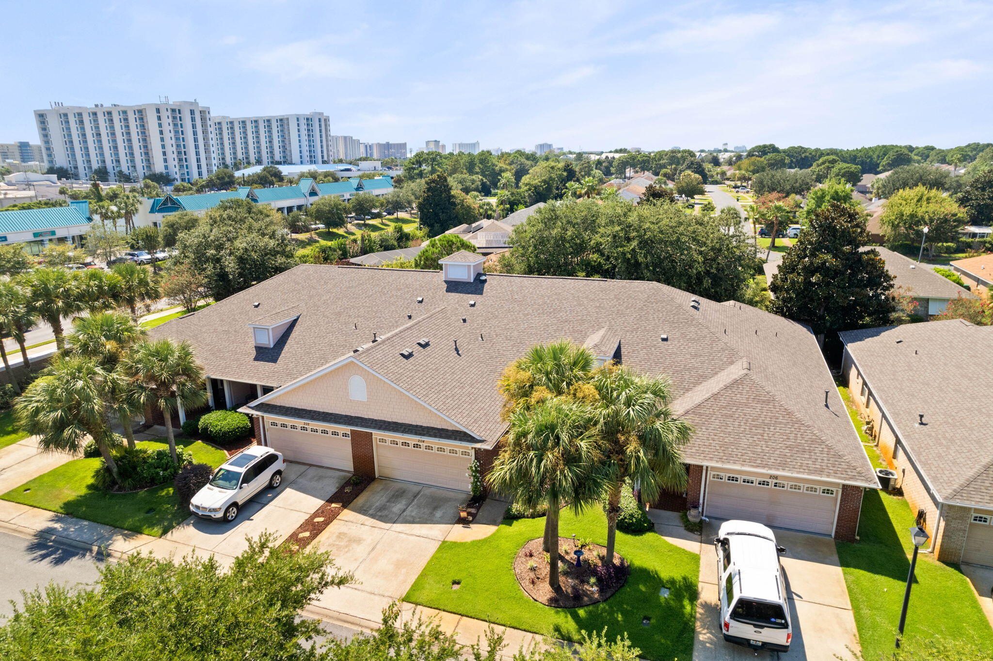 DIAMOND LAKES - Residential