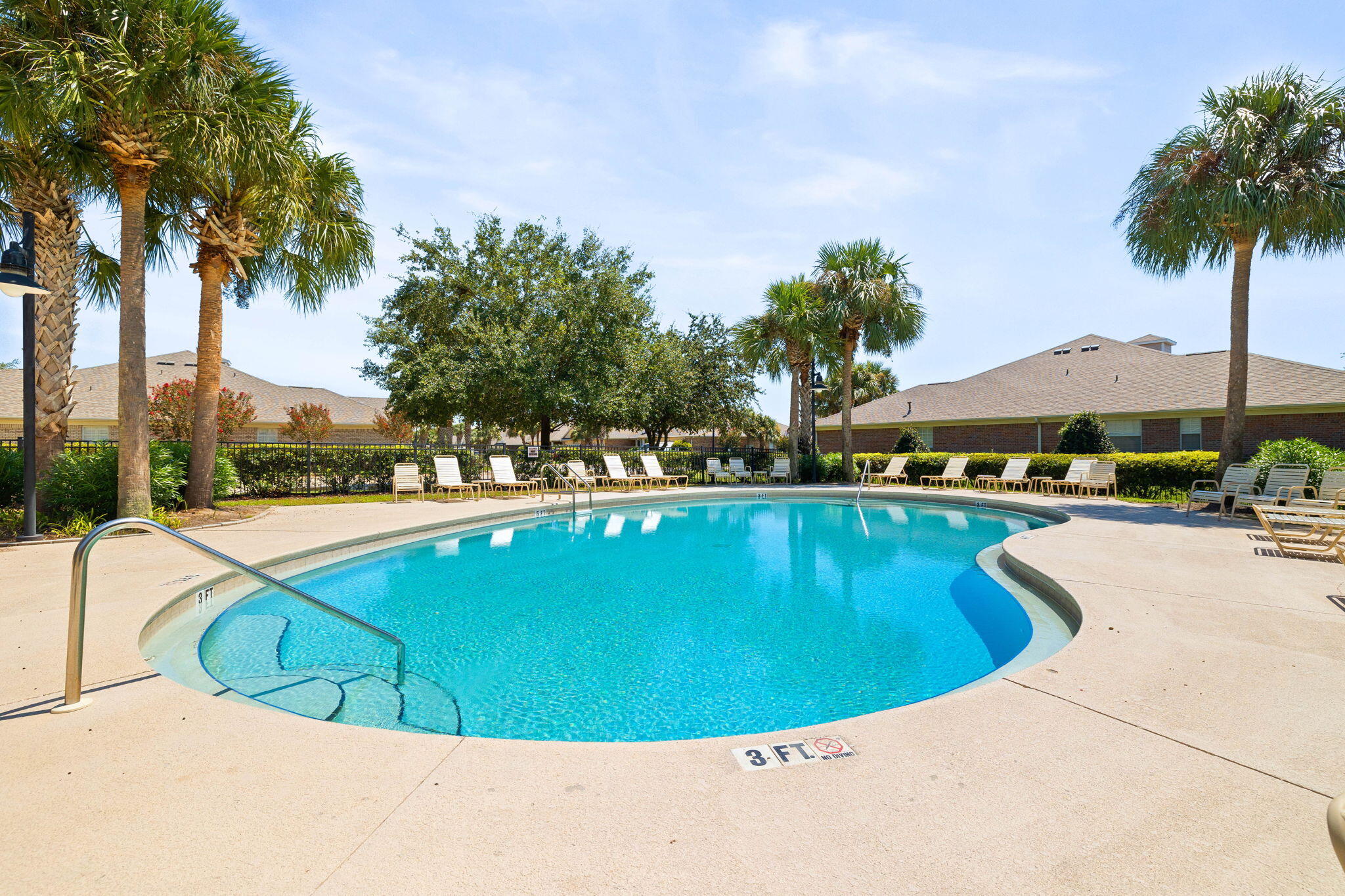 DIAMOND LAKES - Residential