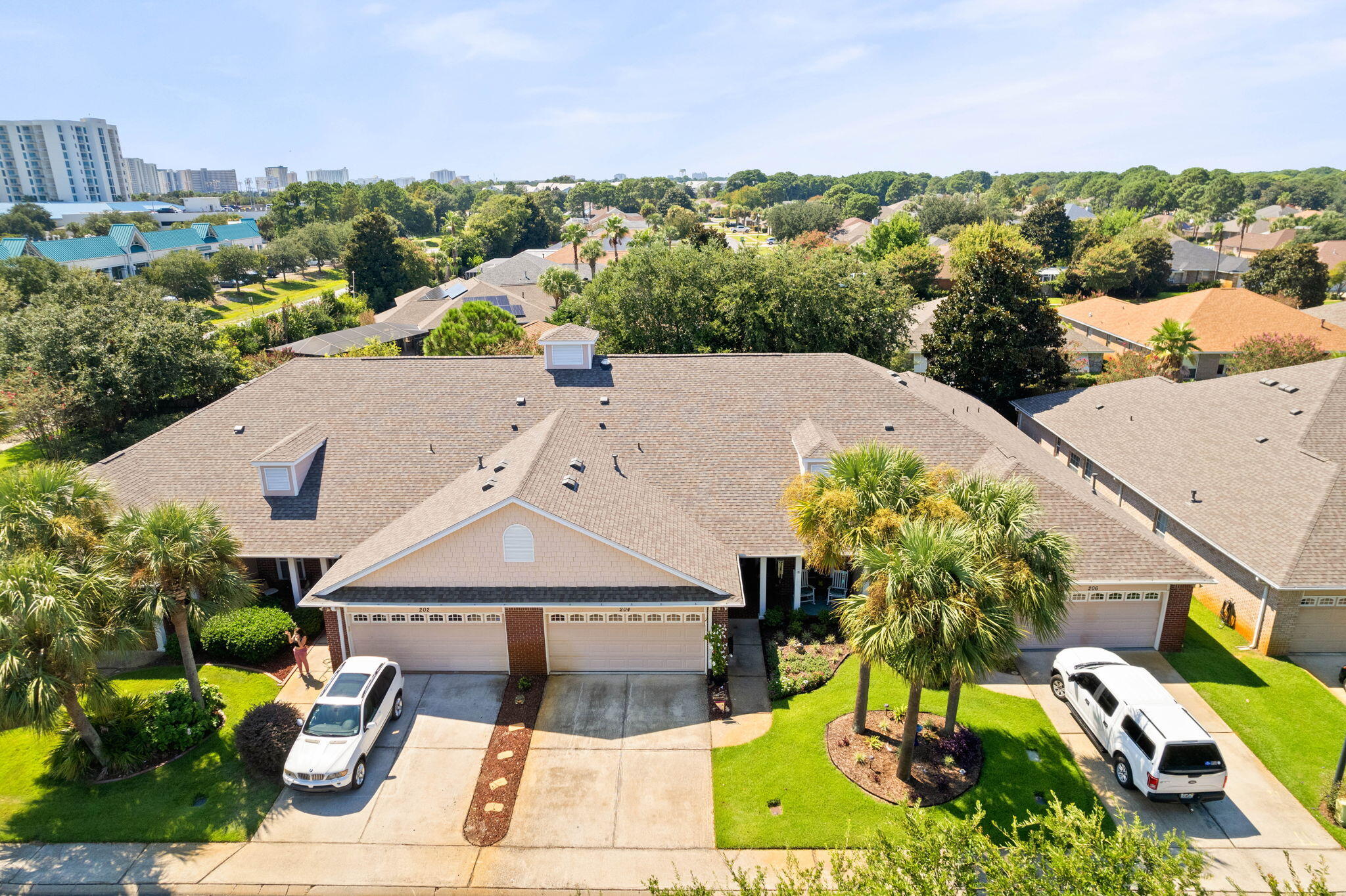 DIAMOND LAKES - Residential