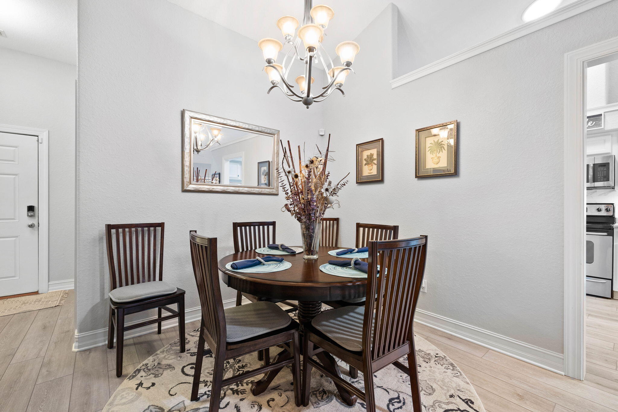 DIAMOND LAKES - Residential