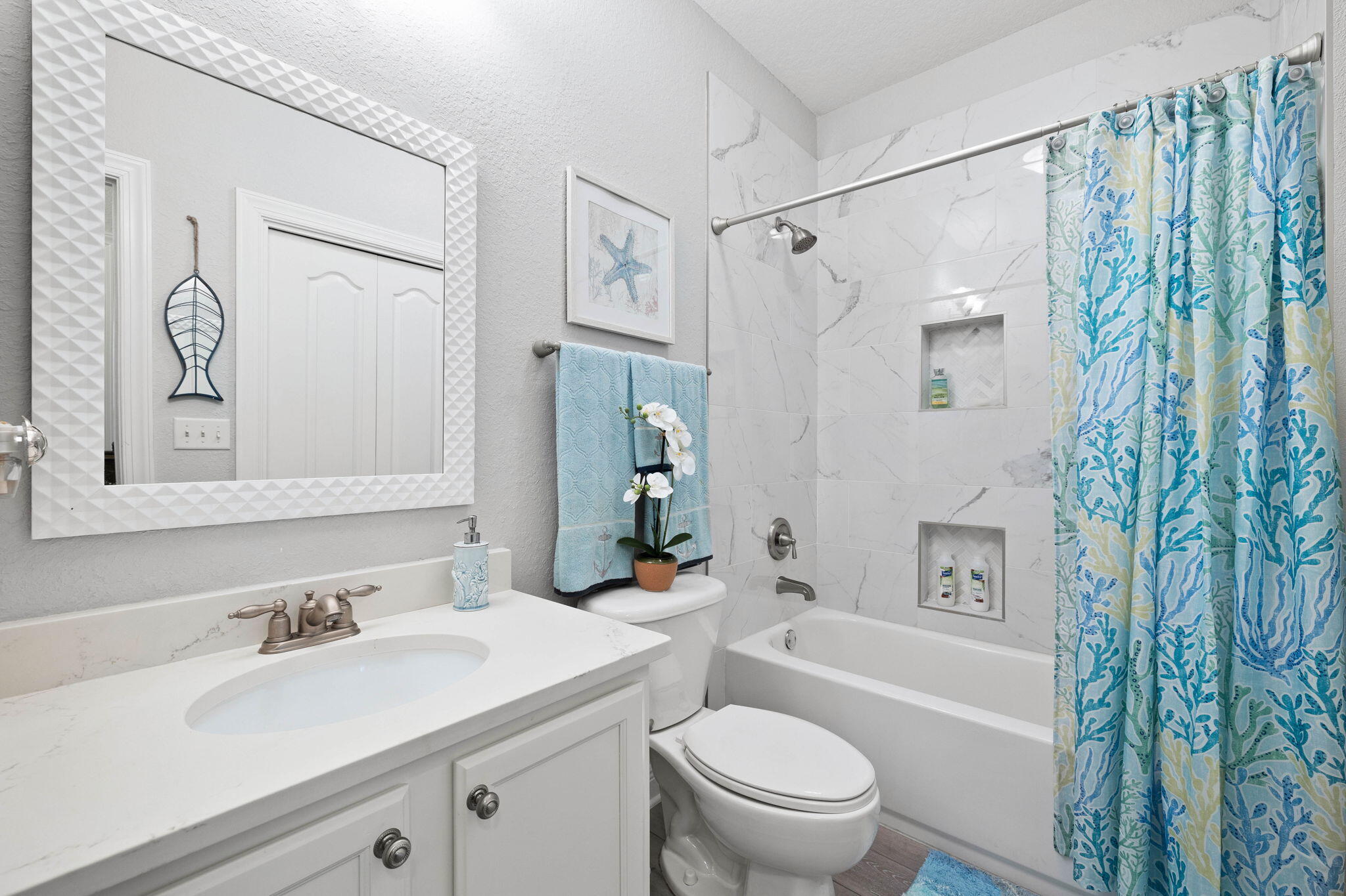 DIAMOND LAKES - Residential