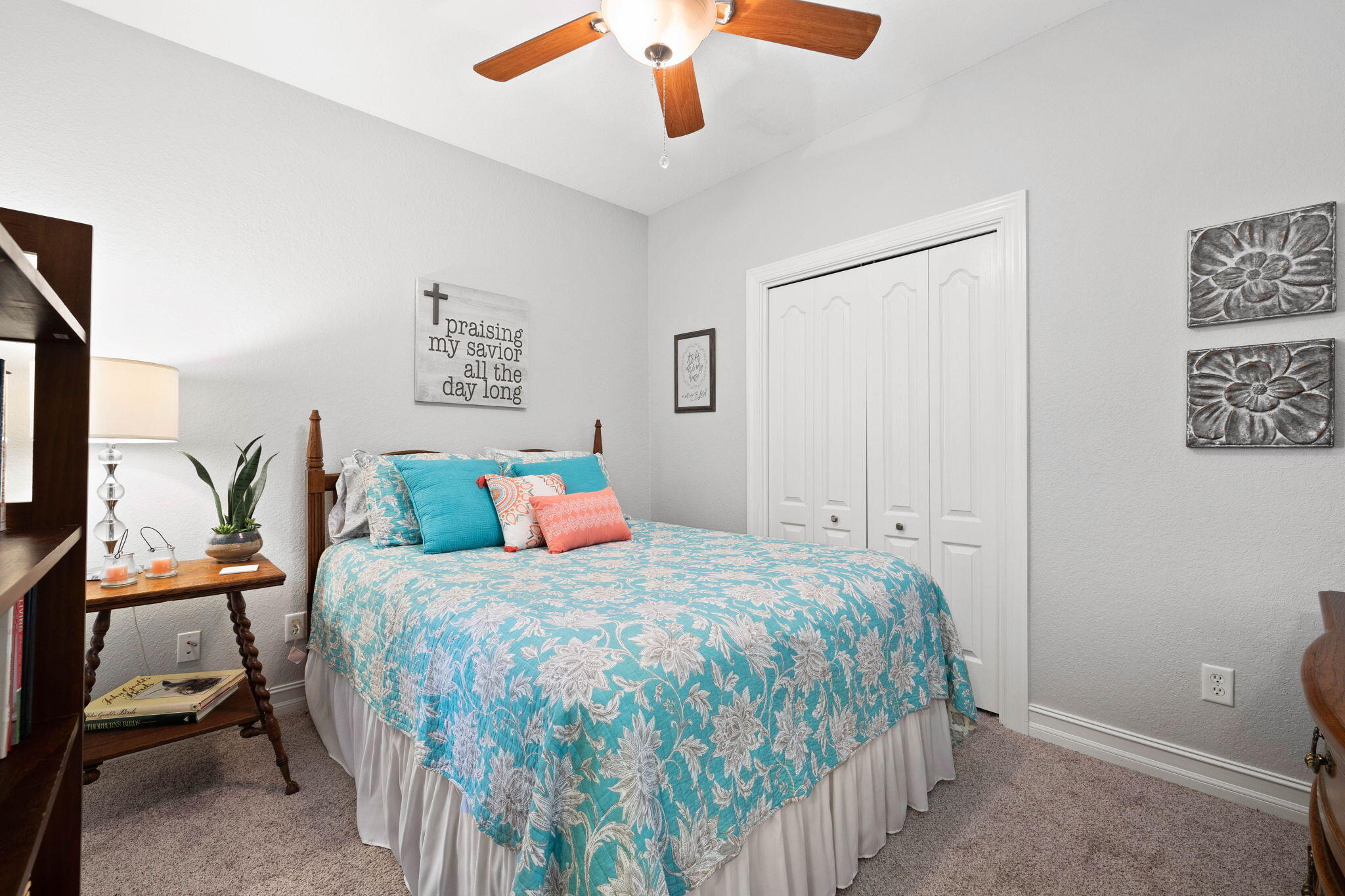 DIAMOND LAKES - Residential