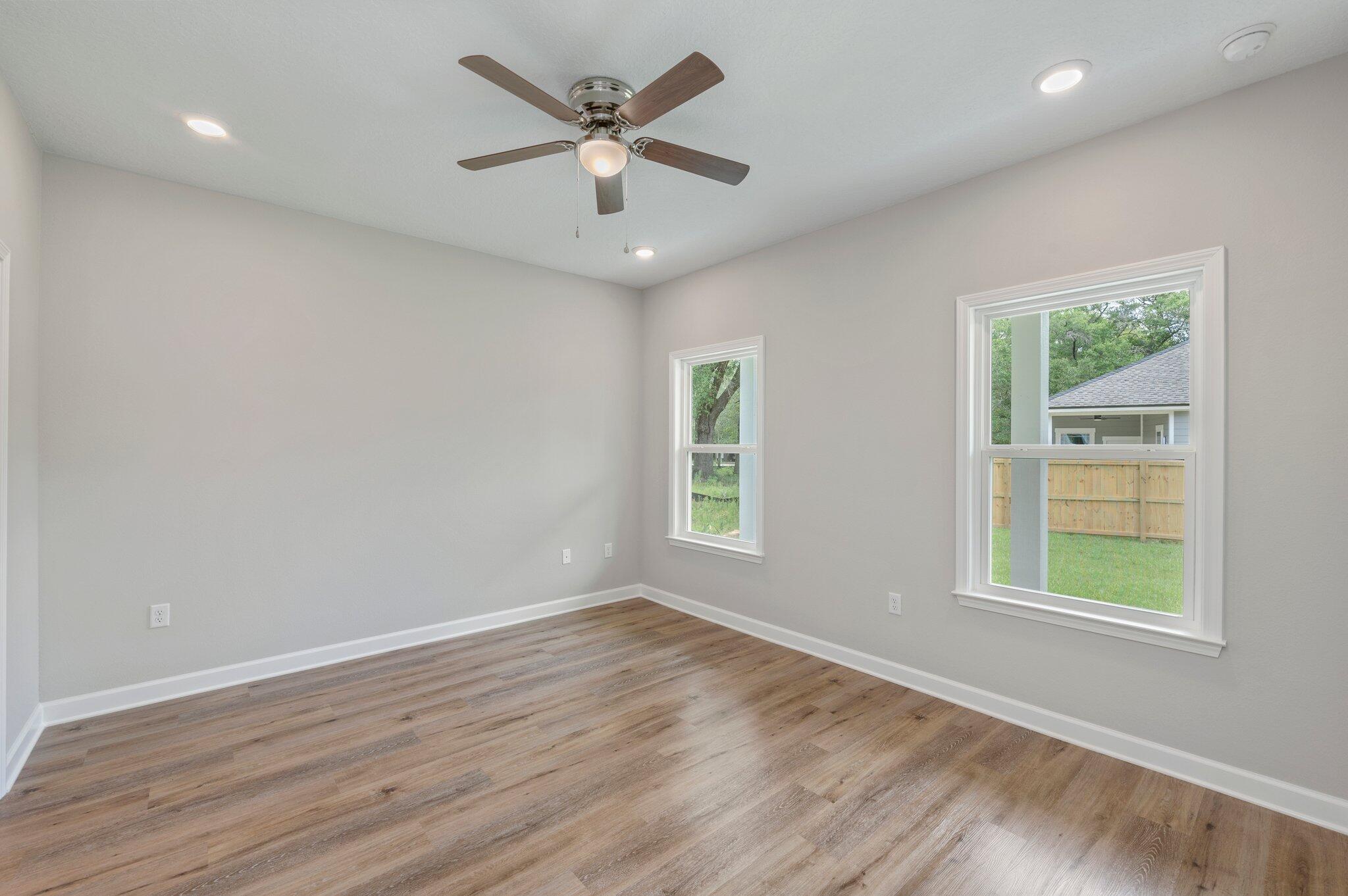 GRANDE OAKS - Residential