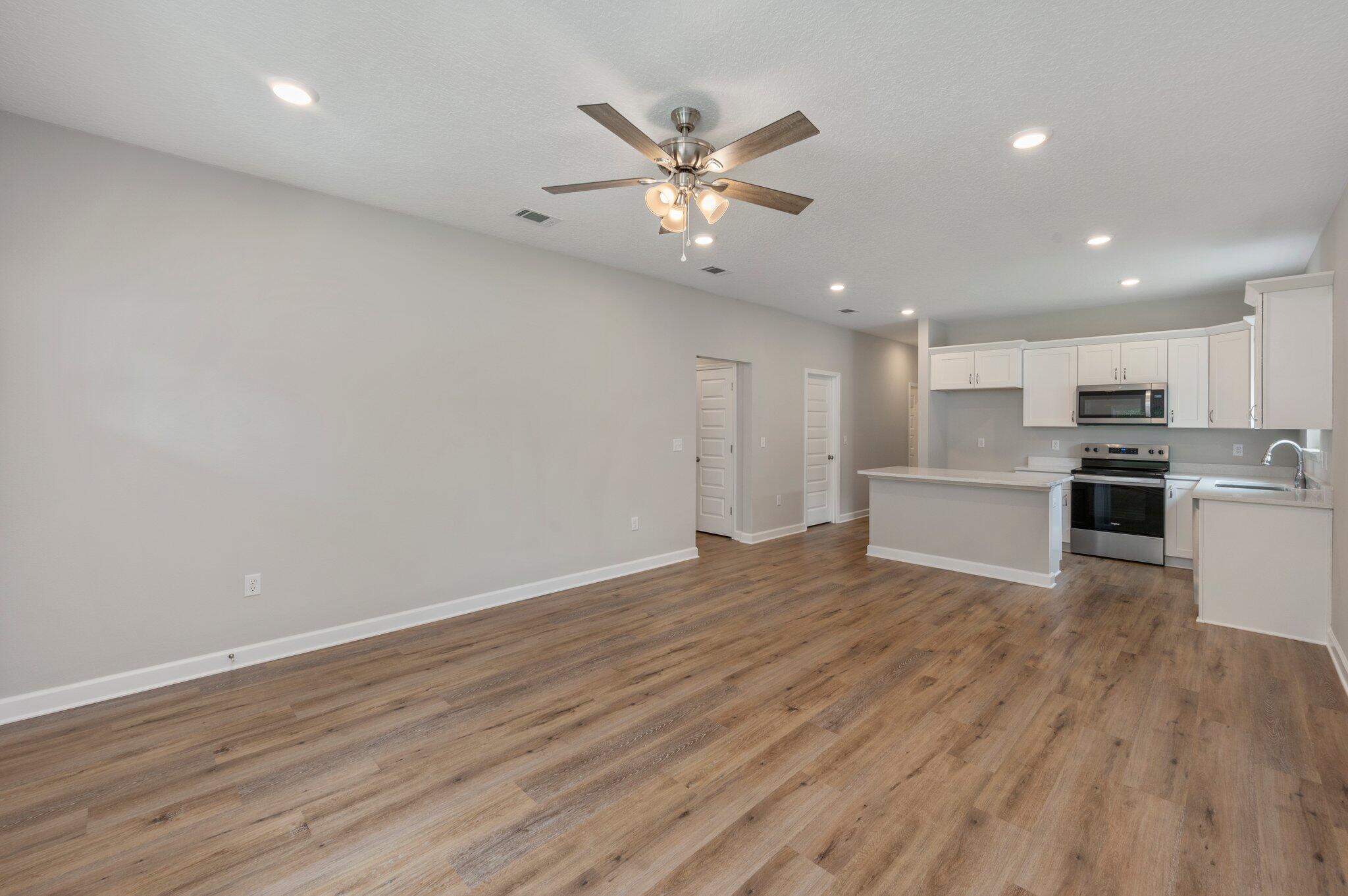 GRANDE OAKS - Residential