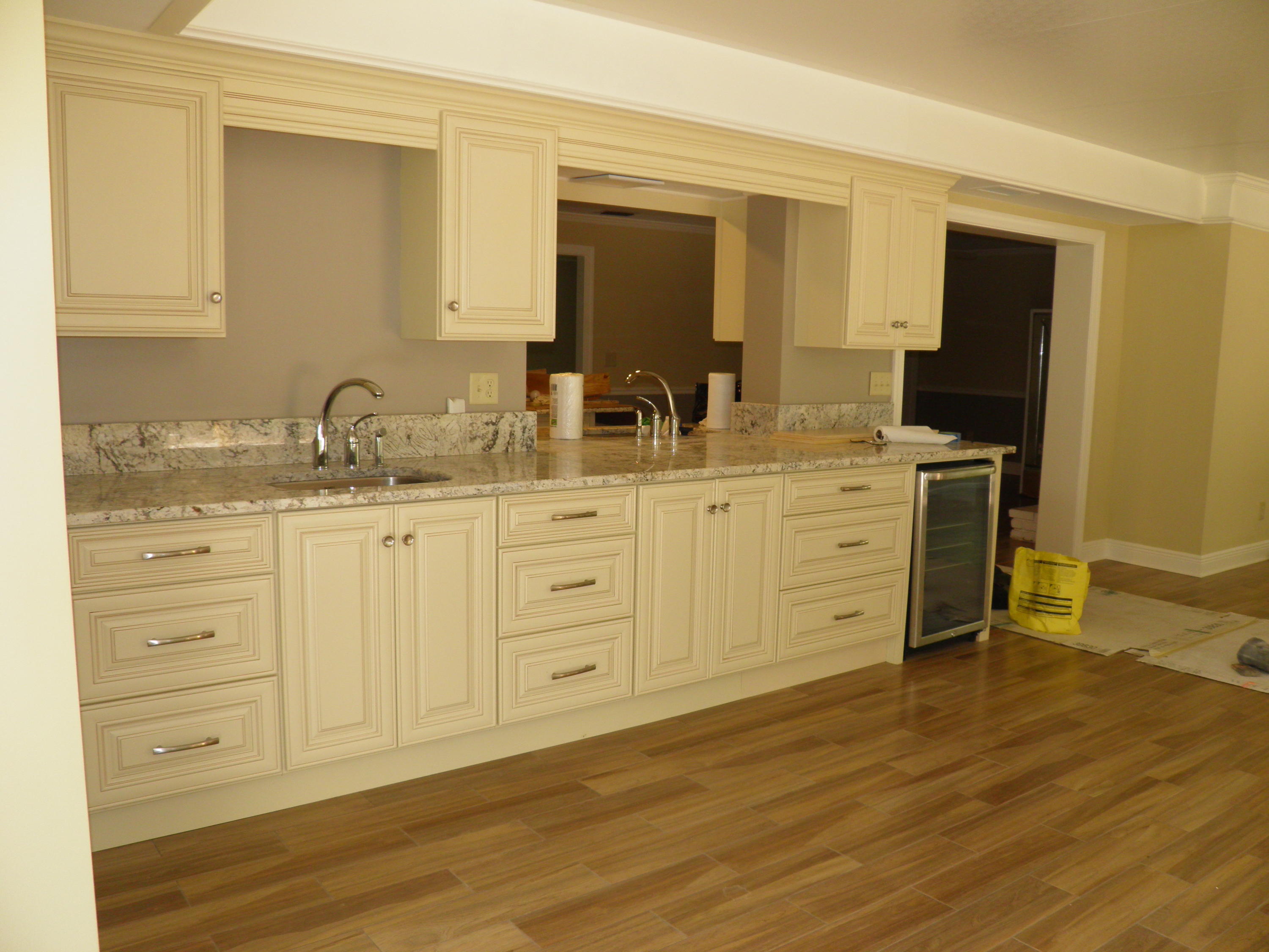 YACHT CLUB ESTATES - Residential Lease