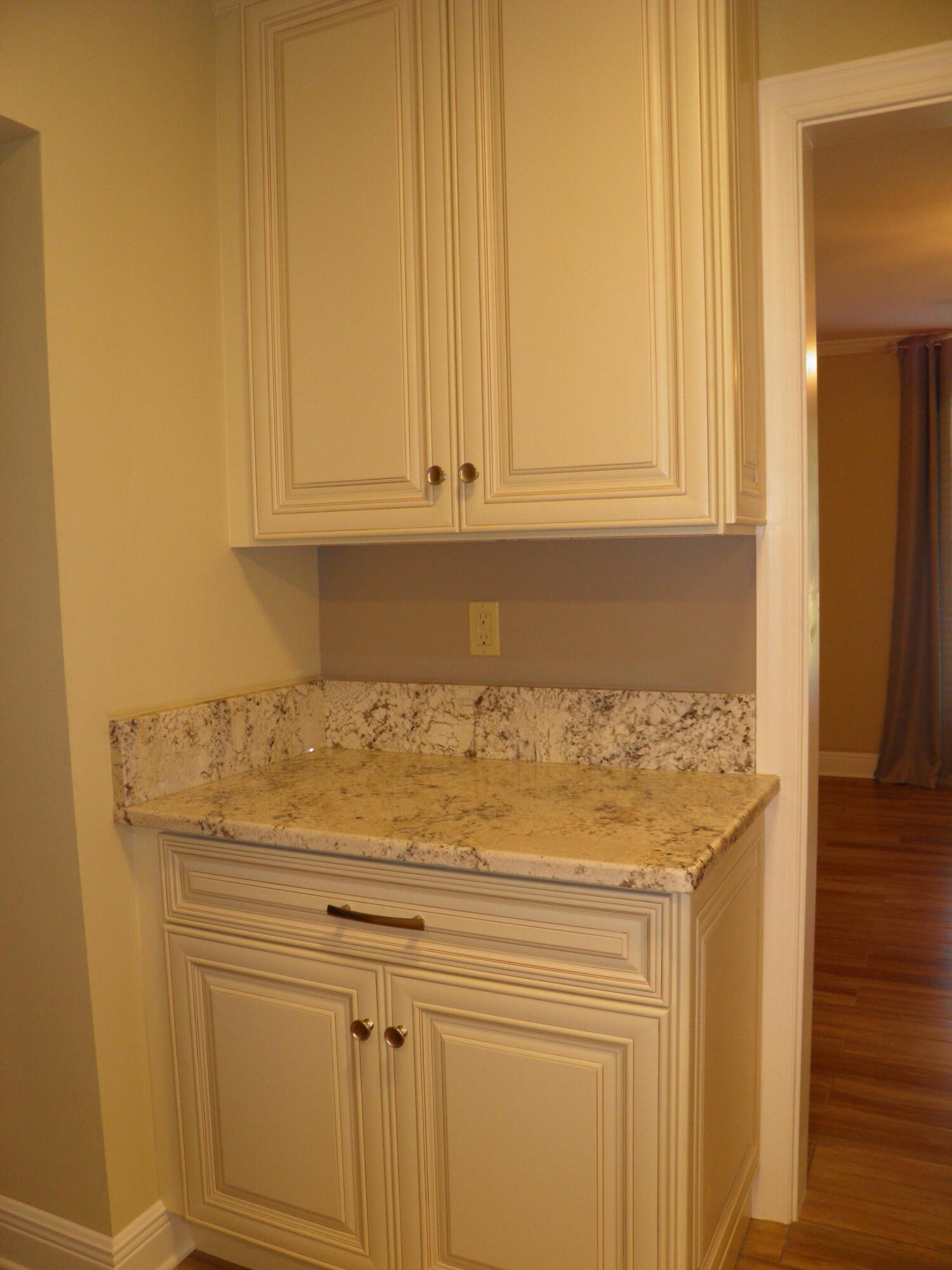 YACHT CLUB ESTATES - Residential Lease