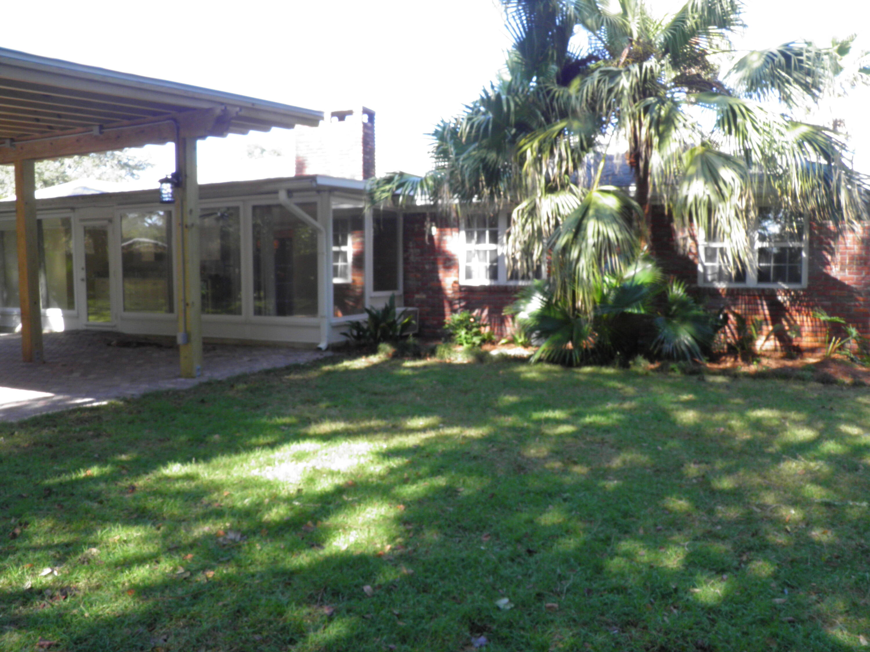 YACHT CLUB ESTATES - Residential Lease