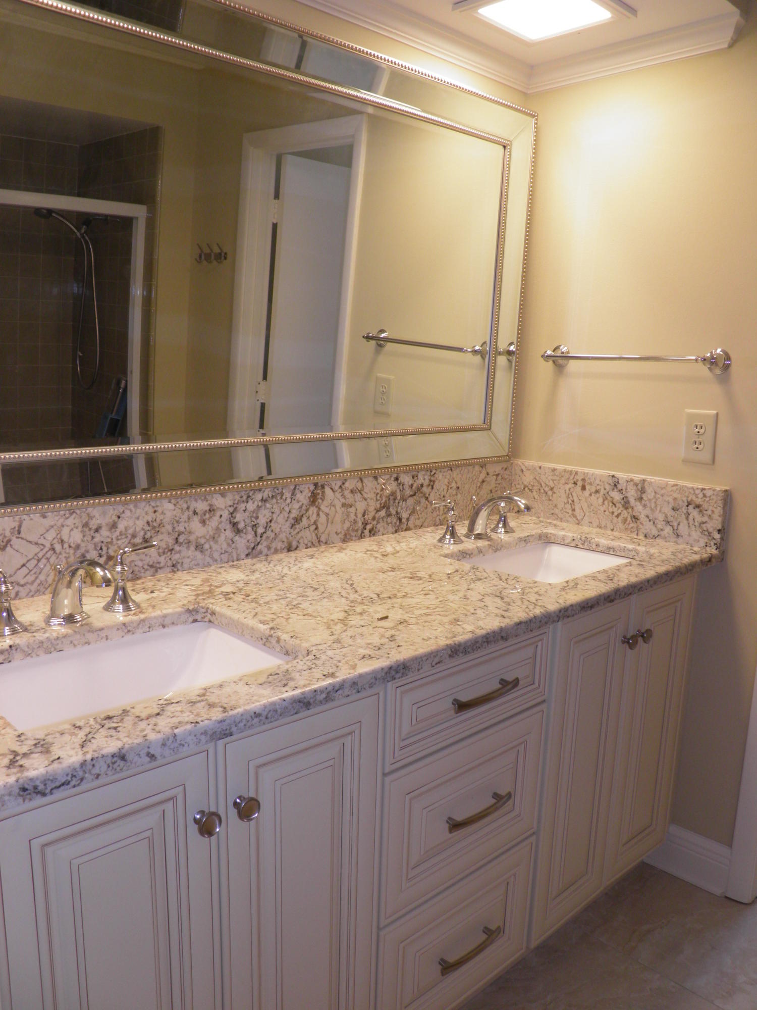 YACHT CLUB ESTATES - Residential Lease