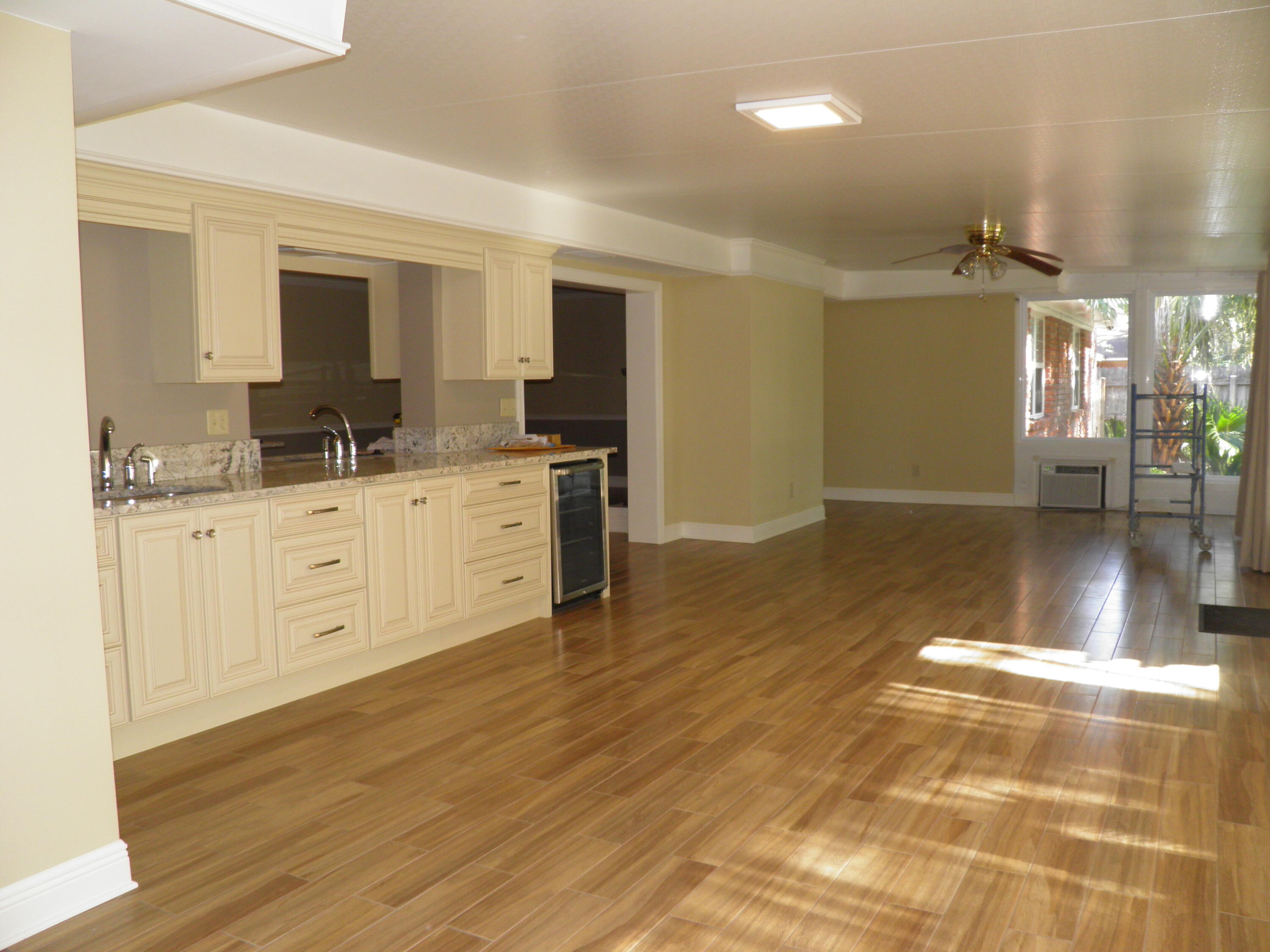 YACHT CLUB ESTATES - Residential Lease