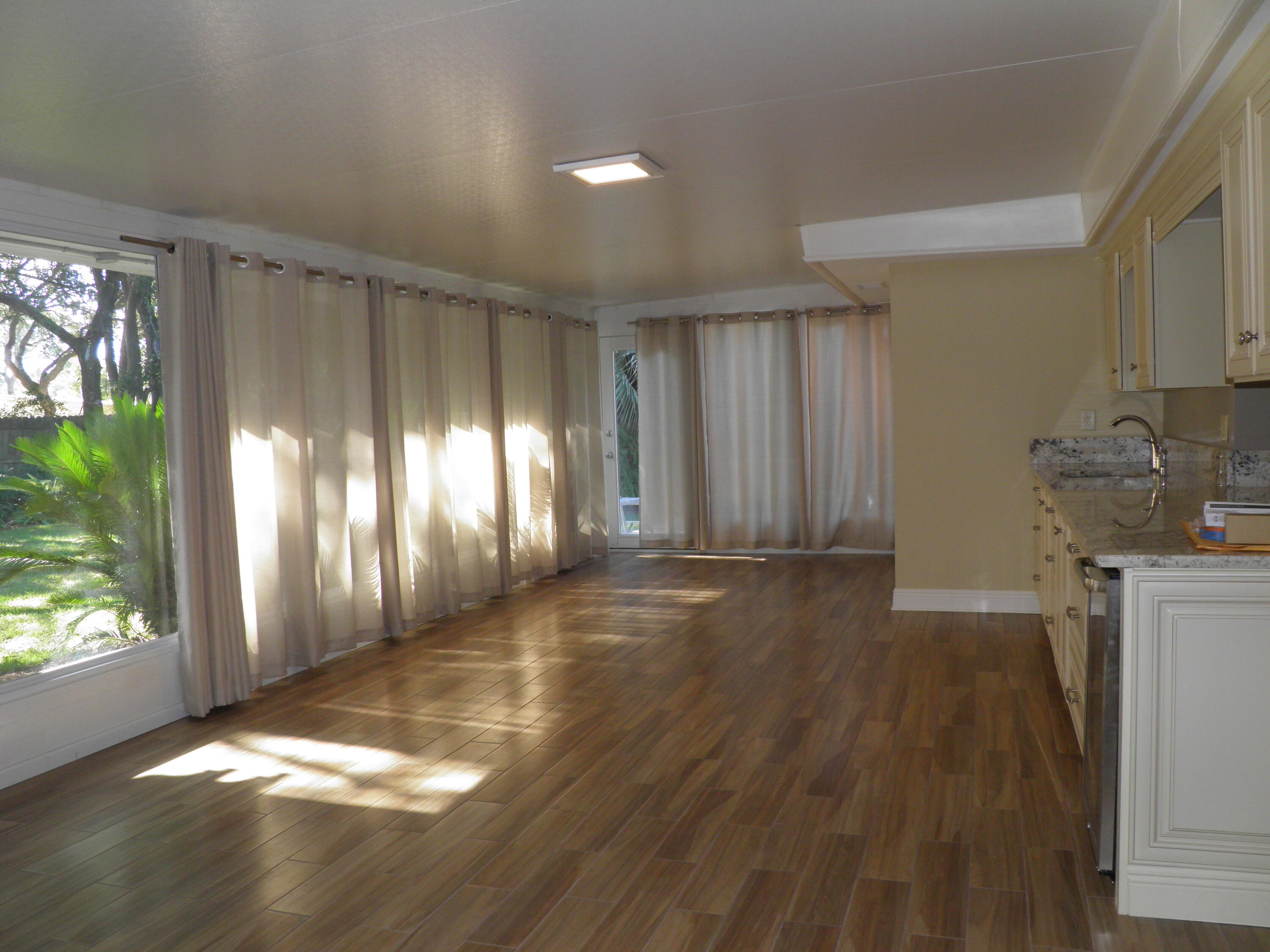 YACHT CLUB ESTATES - Residential Lease