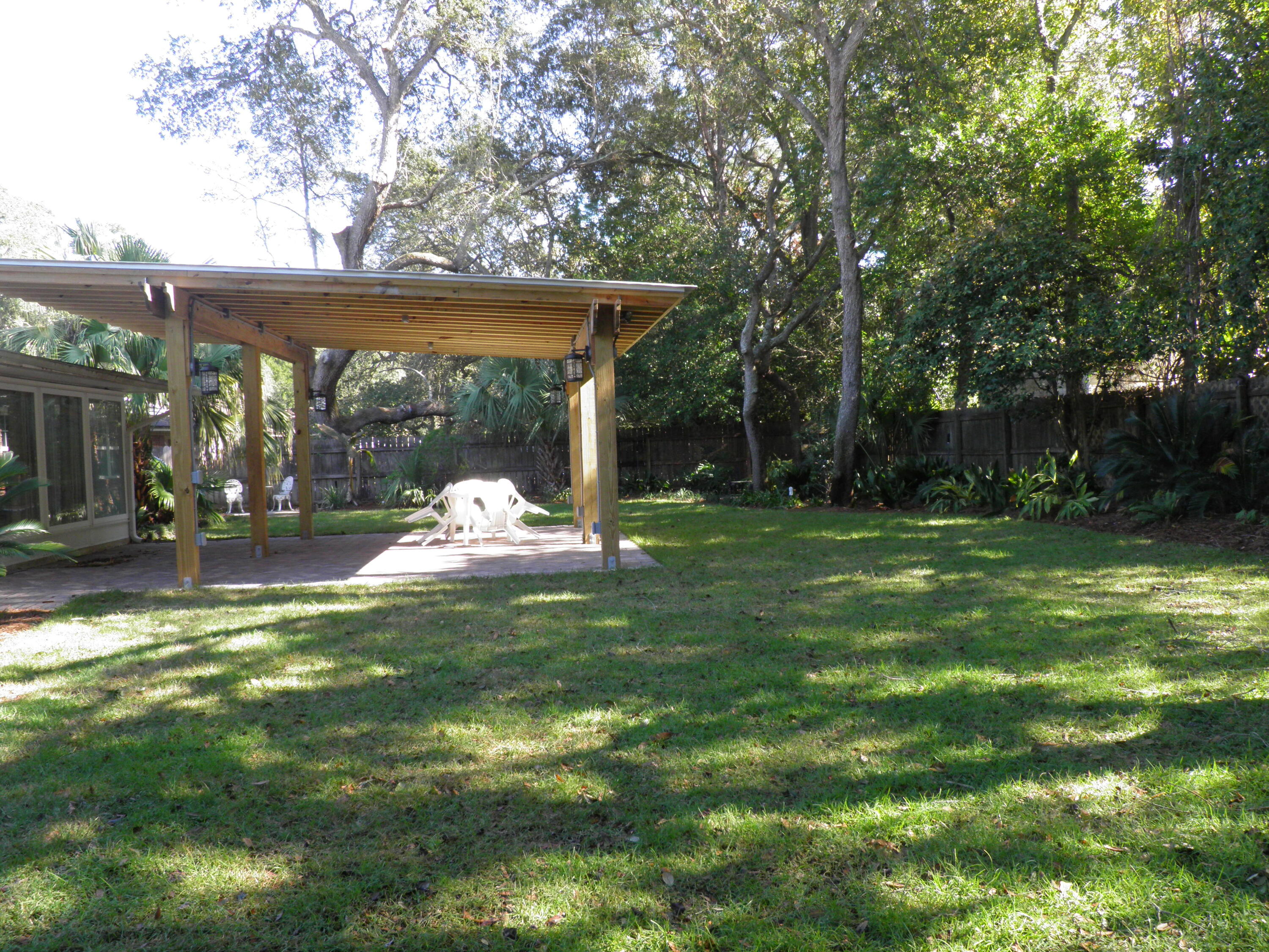 YACHT CLUB ESTATES - Residential Lease