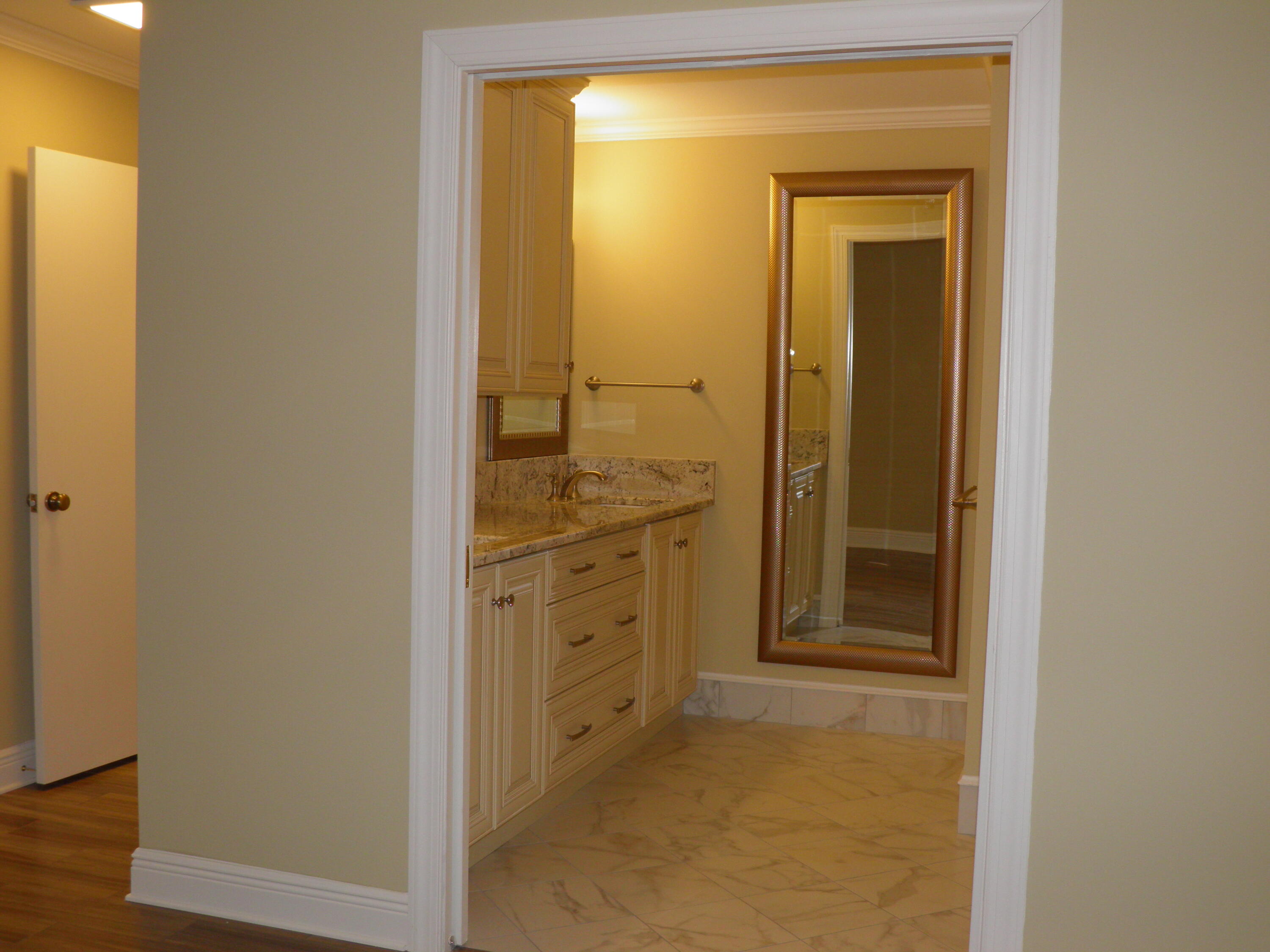 YACHT CLUB ESTATES - Residential Lease