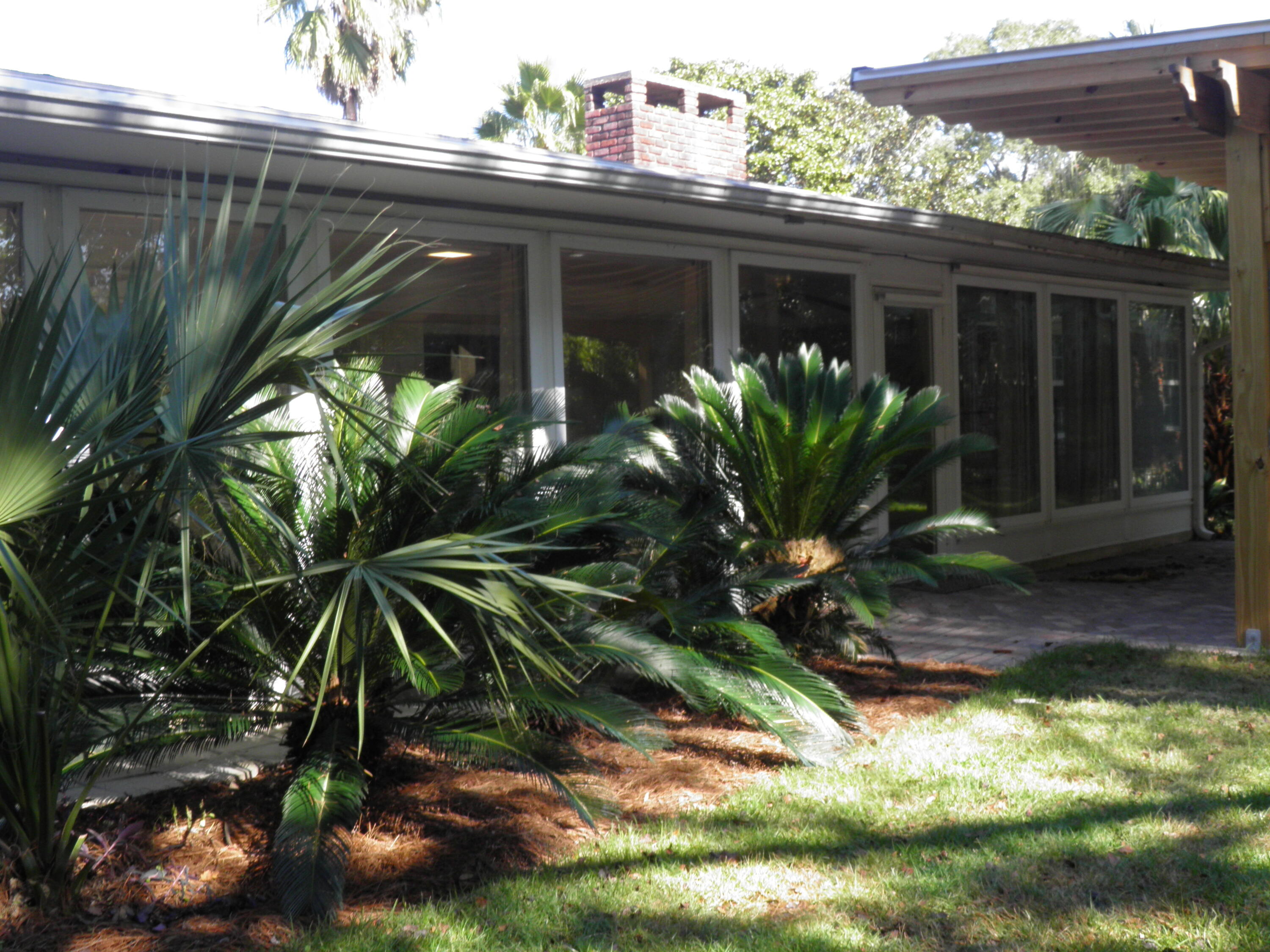 YACHT CLUB ESTATES - Residential Lease