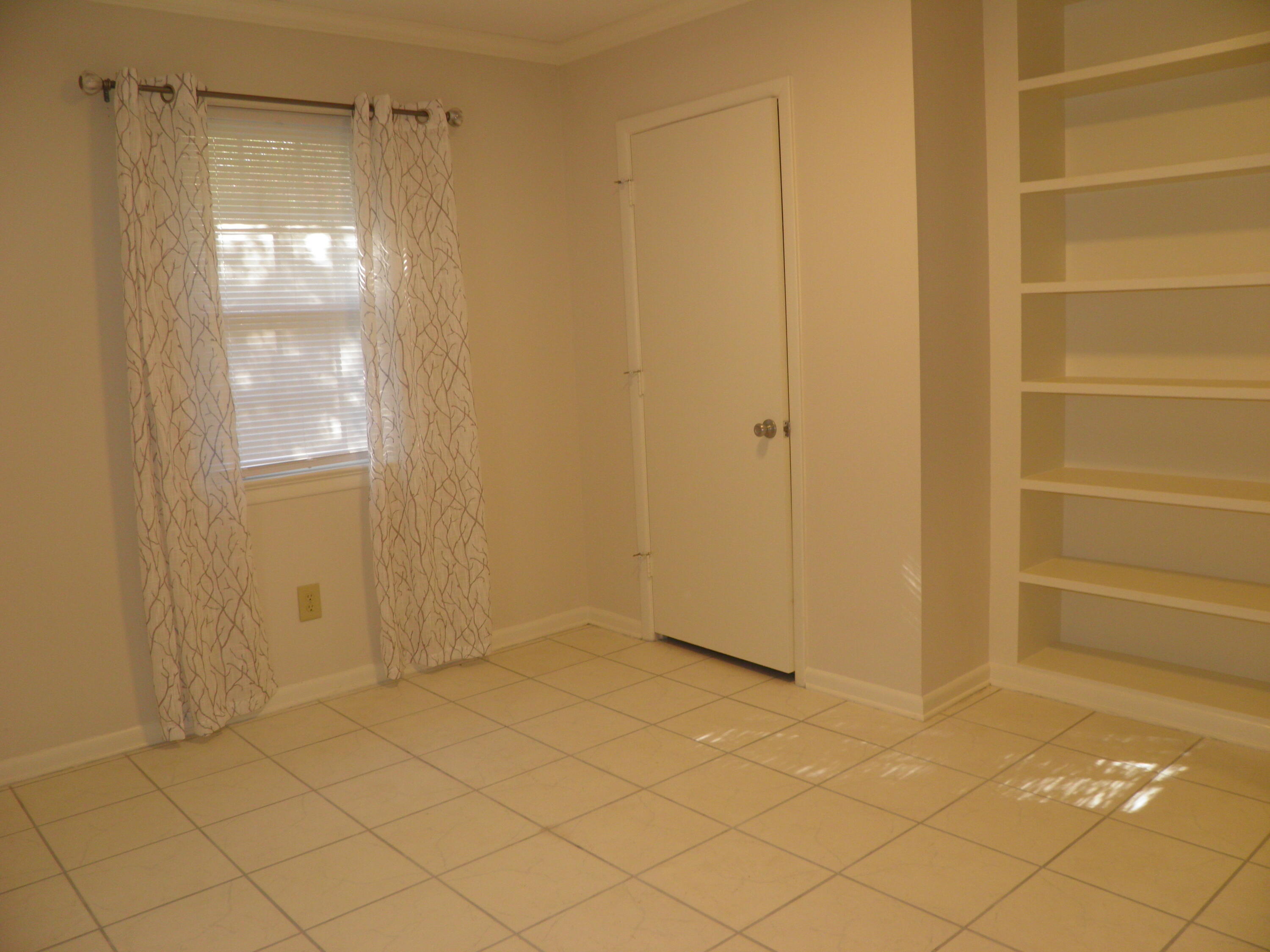 YACHT CLUB ESTATES - Residential Lease