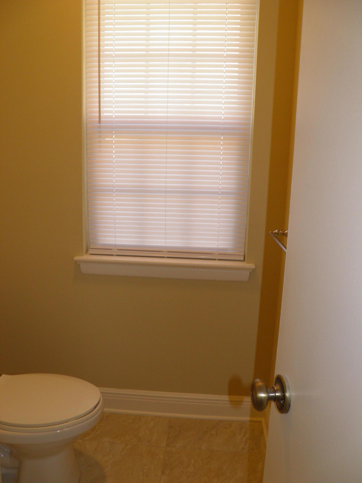 YACHT CLUB ESTATES - Residential Lease