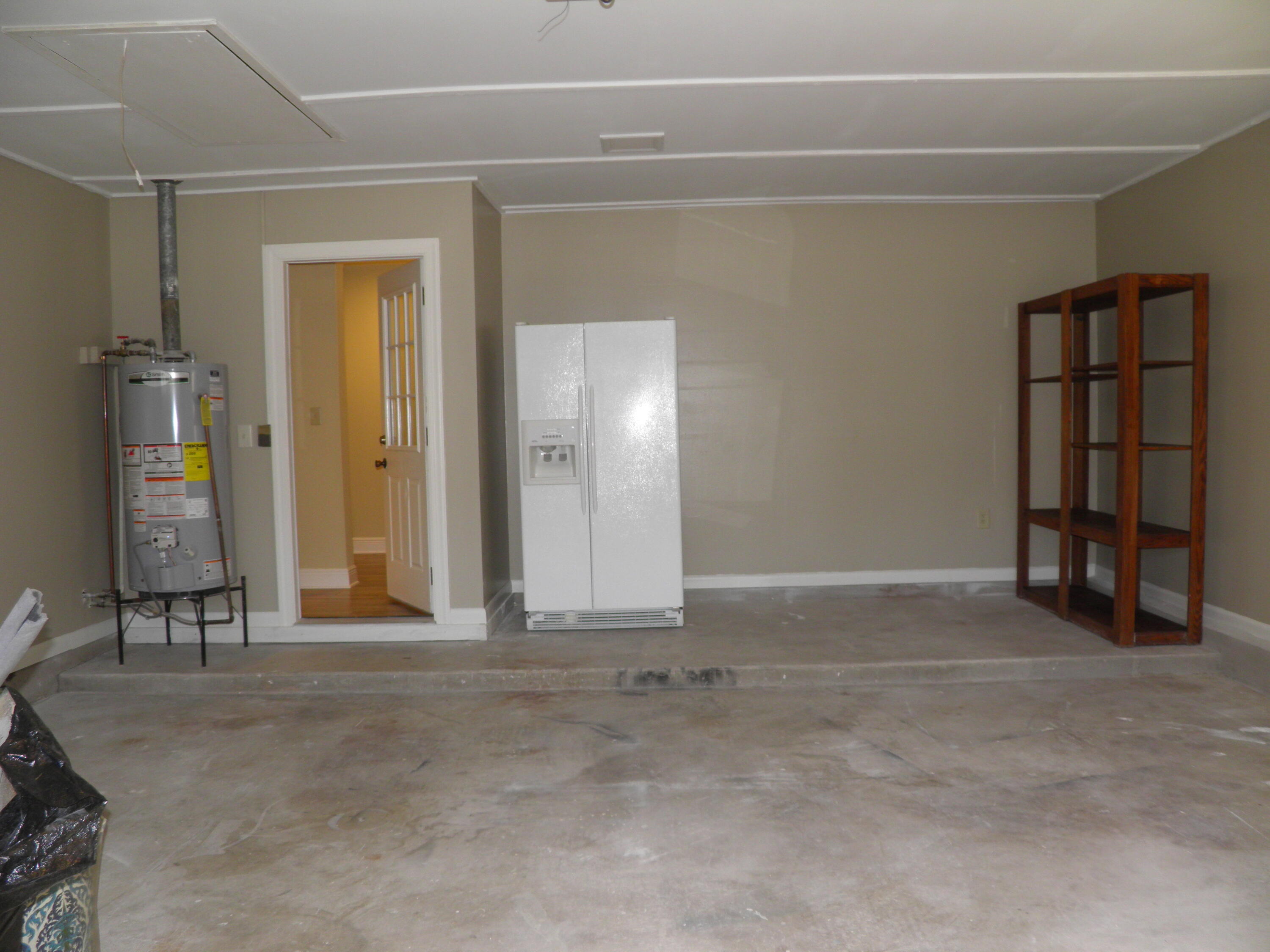 YACHT CLUB ESTATES - Residential Lease