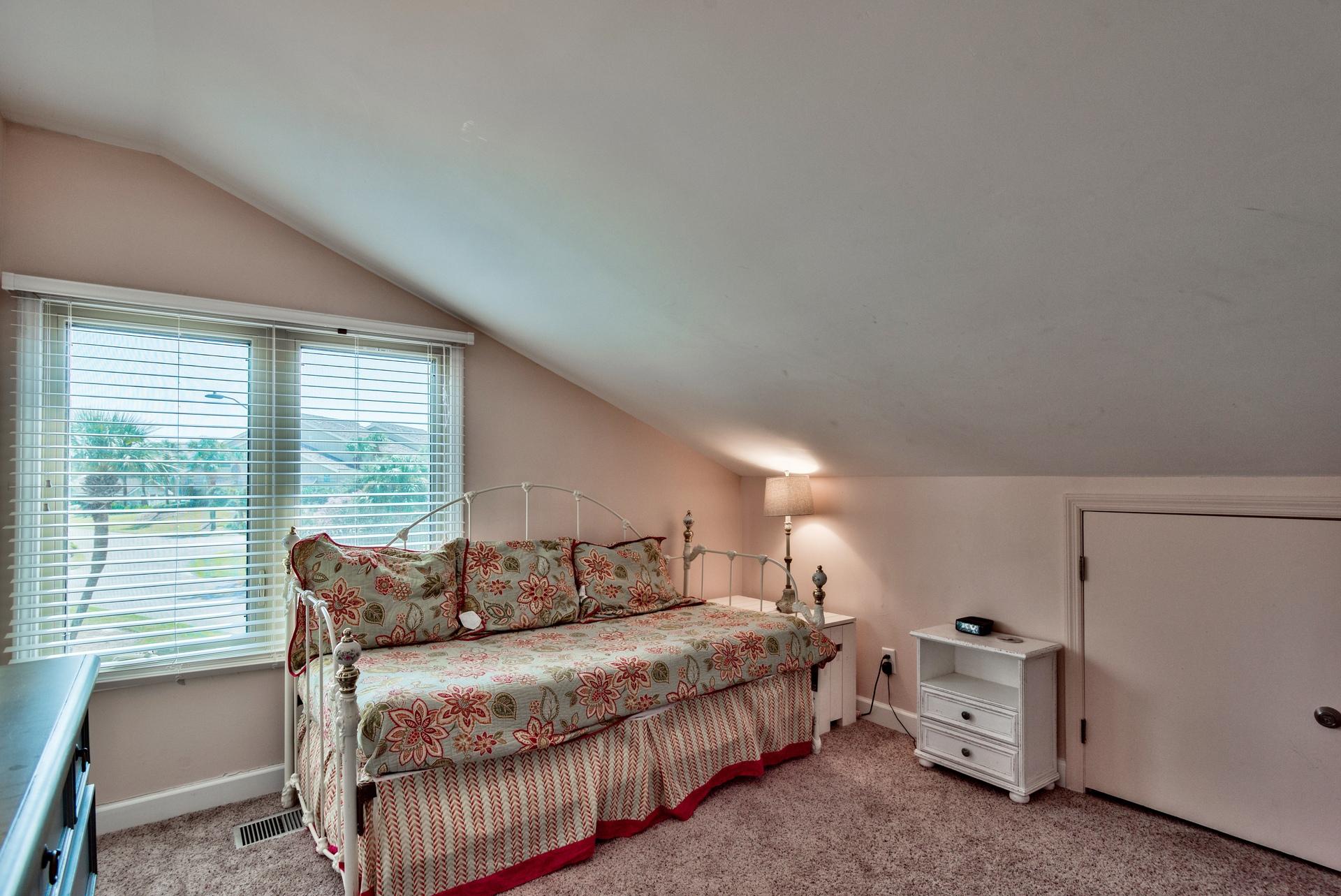 SEASCAPE CONDO LAKEFRONT VILLA (PHASE 6B) - Residential