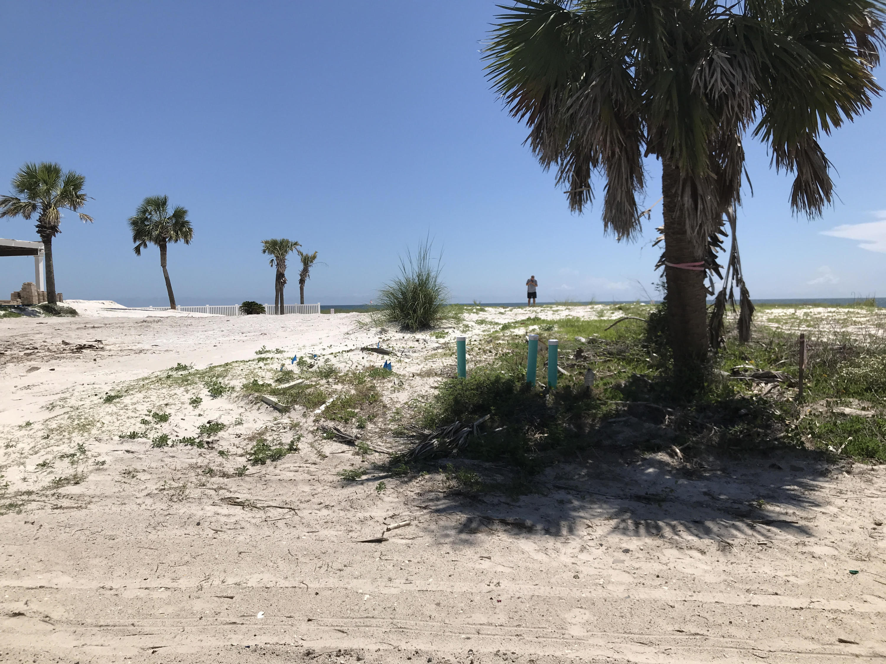 NO RECORDED SUBDIVISION - Land