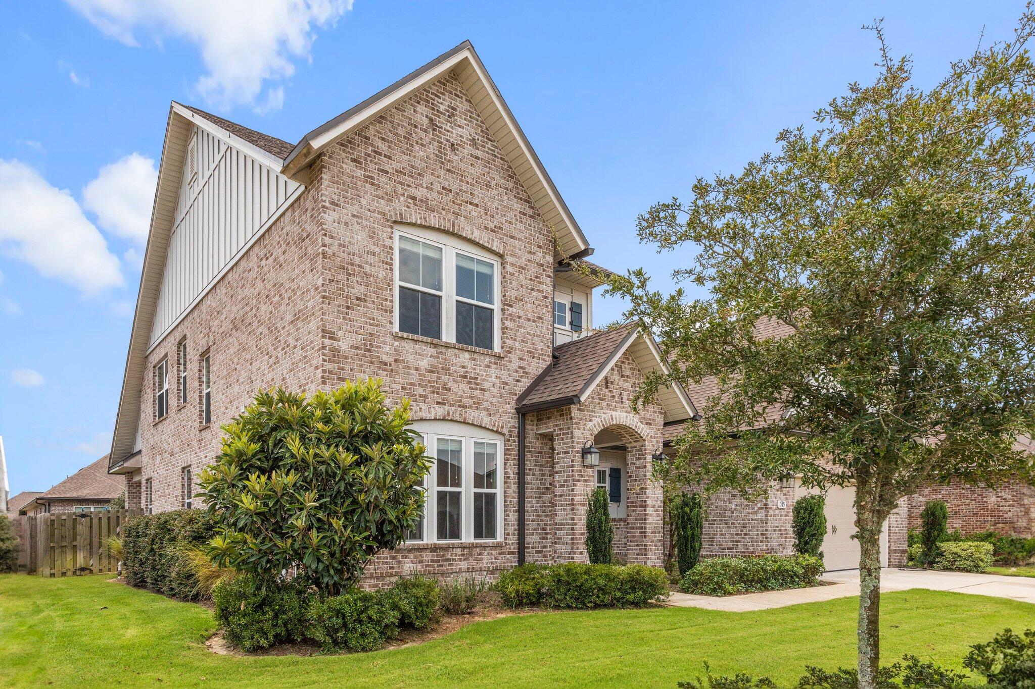 HAMMOCK BAY - Residential Lease