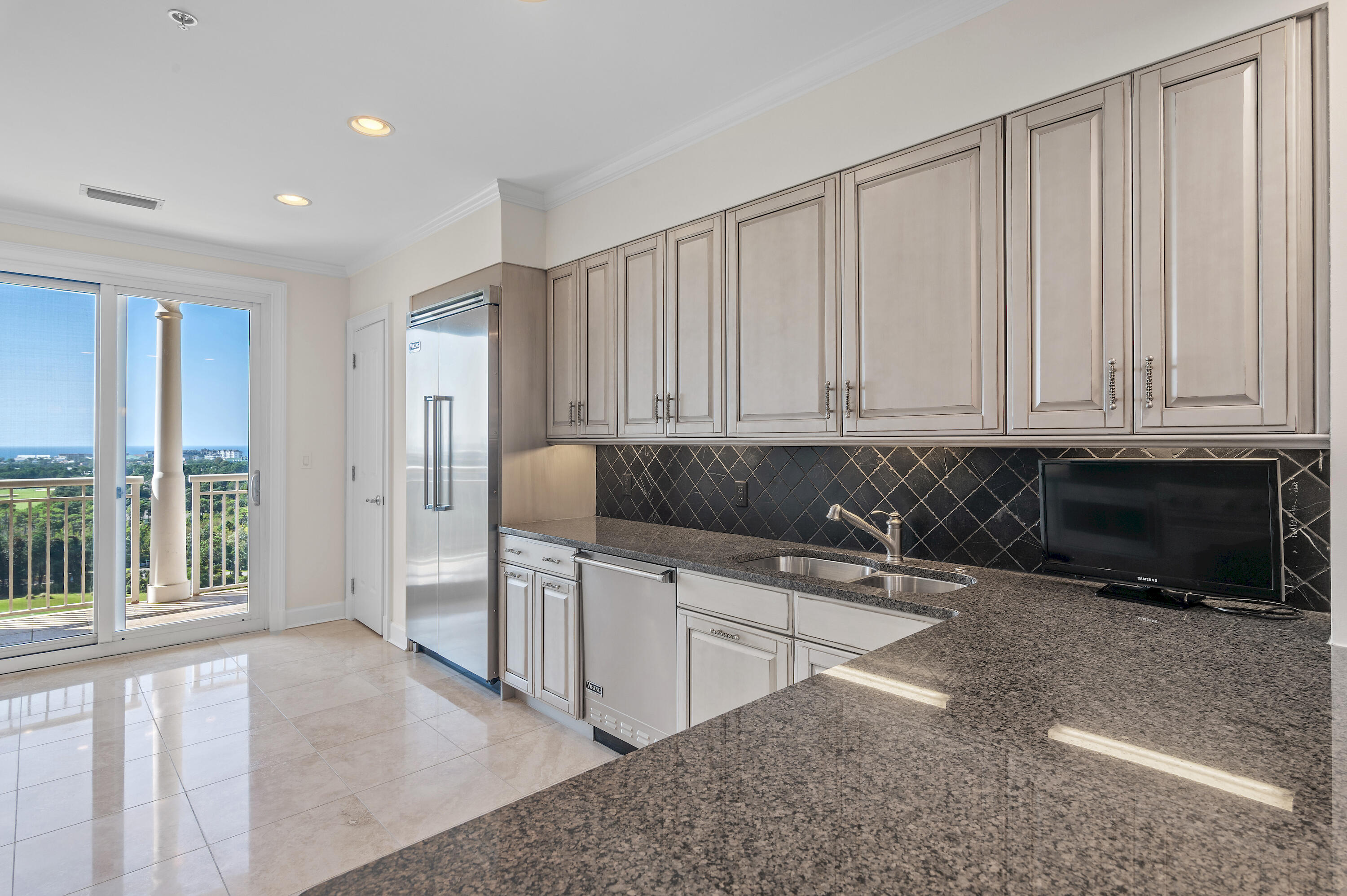 ONE WATER PLACE AT KELLY PLANTATION - Residential Lease