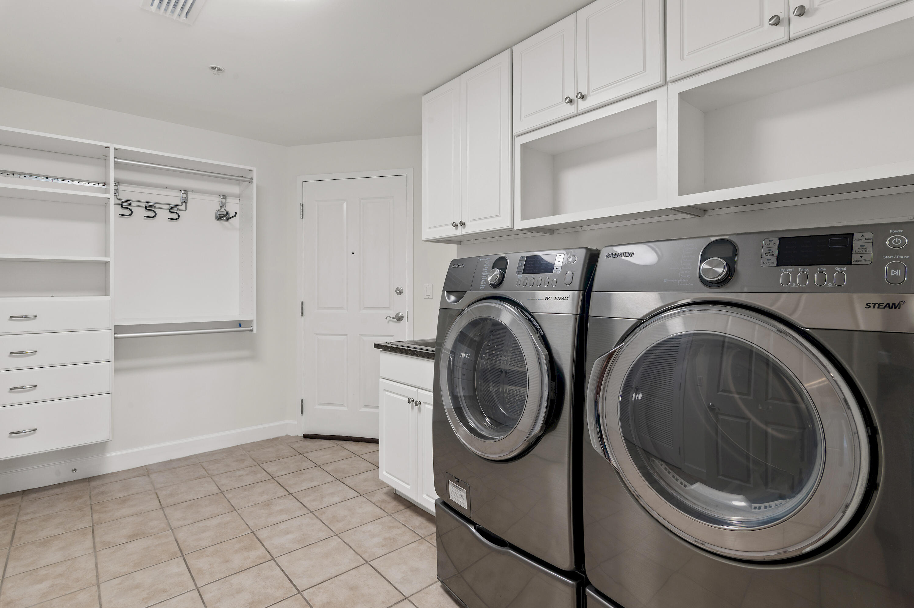 ONE WATER PLACE AT KELLY PLANTATION - Residential Lease