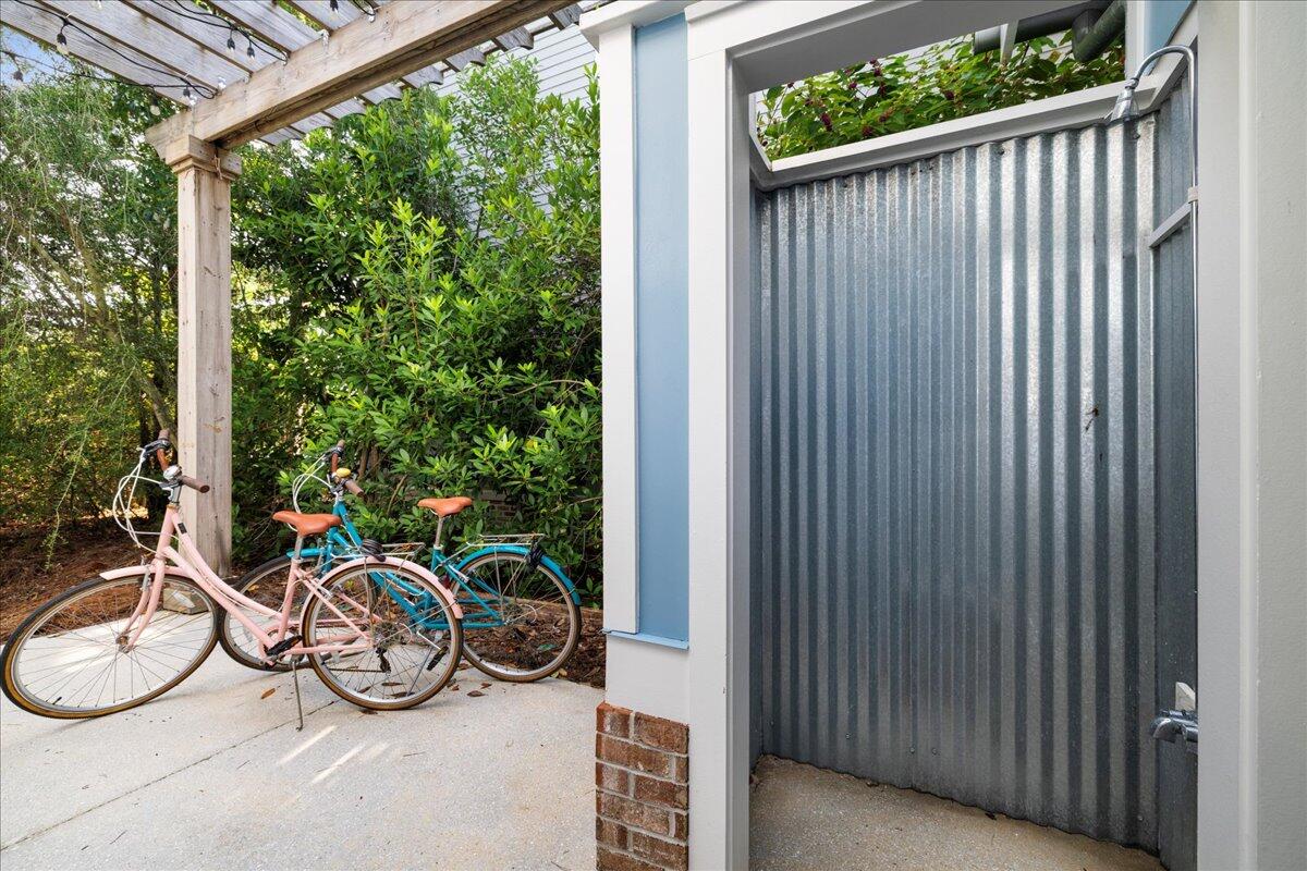 FOREST LAKES - Residential