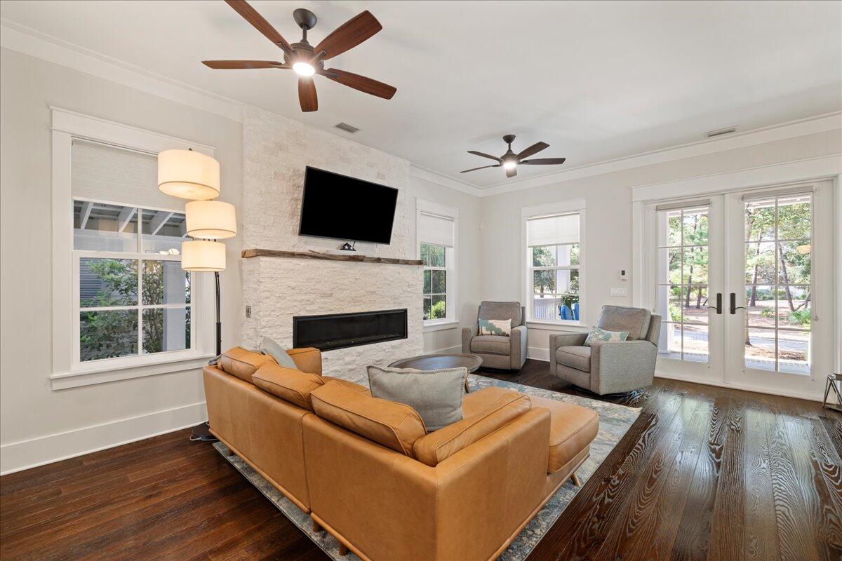 FOREST LAKES - Residential