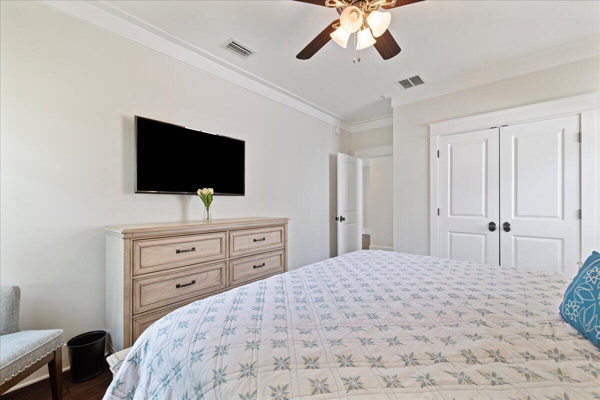 FOREST LAKES - Residential