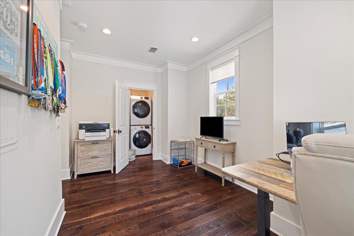 FOREST LAKES - Residential