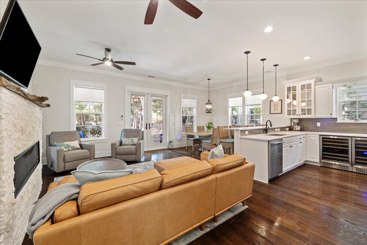 FOREST LAKES - Residential