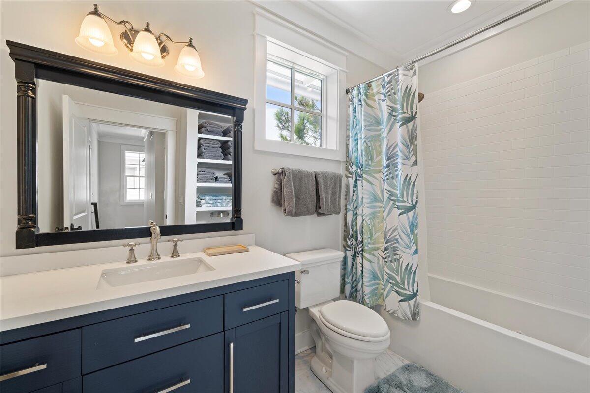 FOREST LAKES - Residential