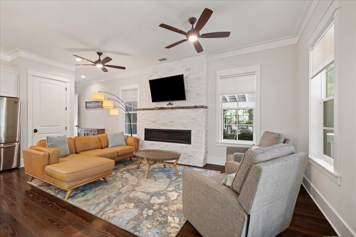 FOREST LAKES - Residential