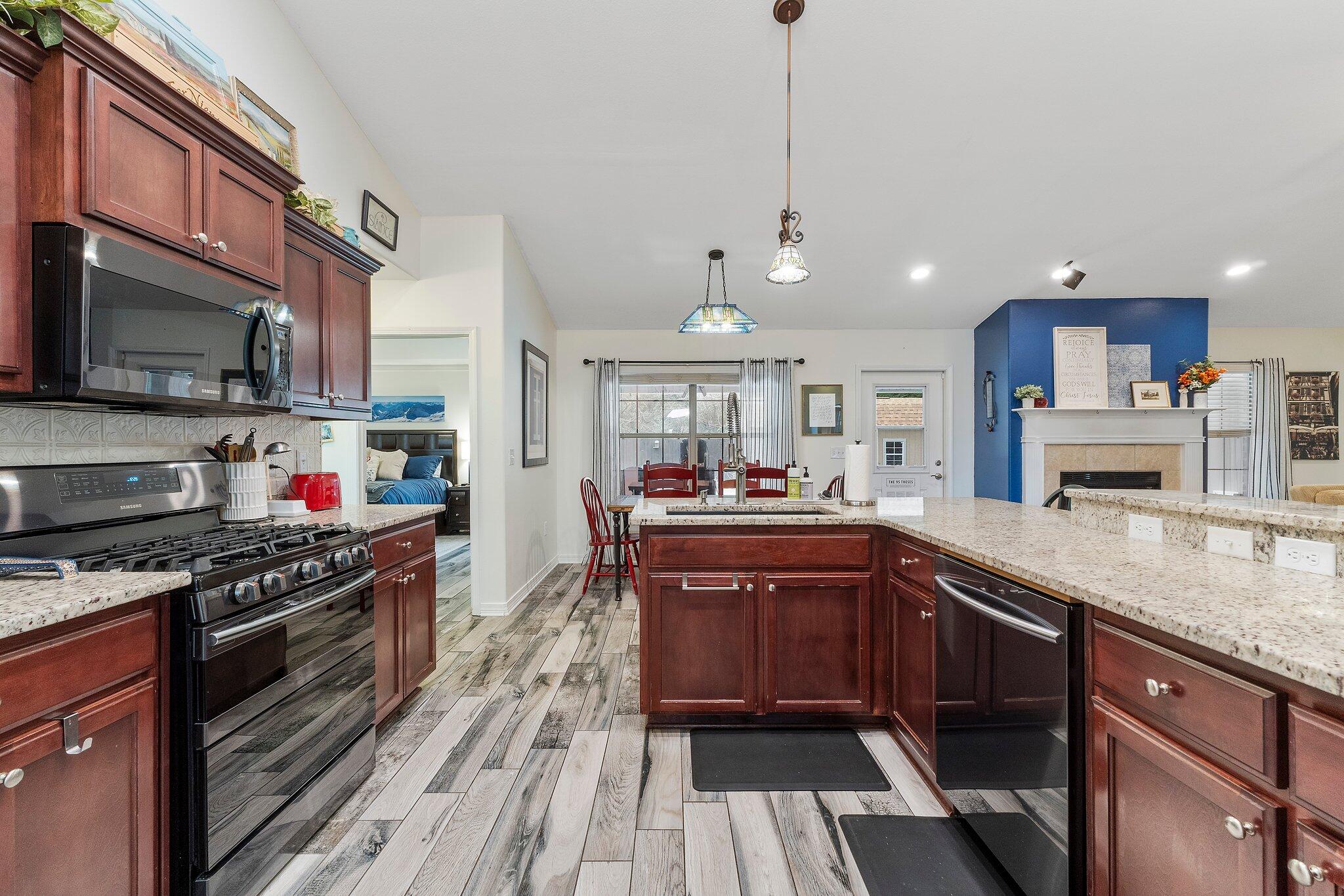 WATERSTONE - Residential