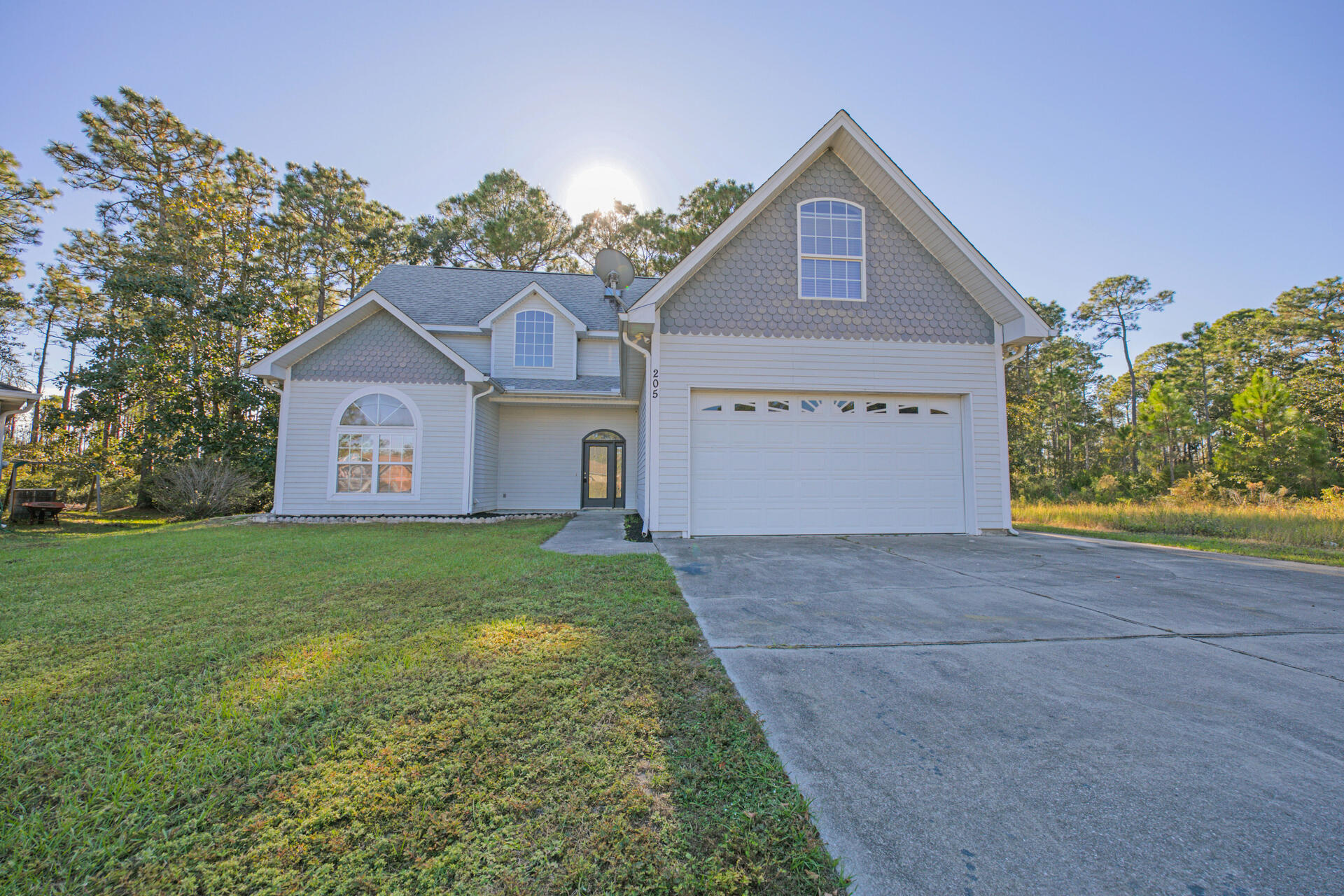 MACK BAYOU ESTATES - Residential Lease