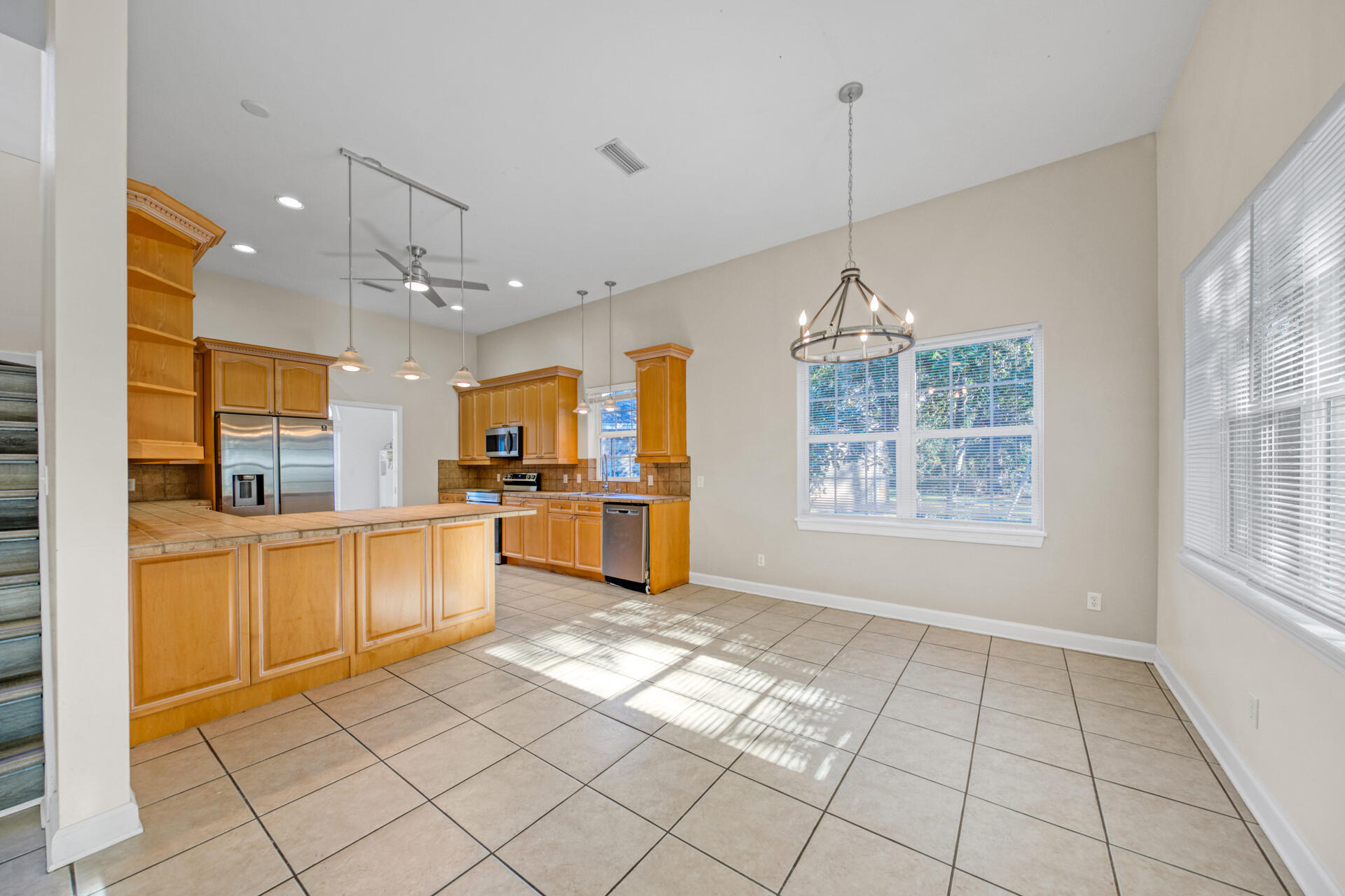 MACK BAYOU ESTATES - Residential Lease