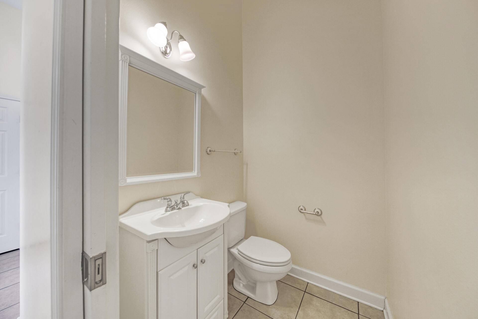 MACK BAYOU ESTATES - Residential Lease